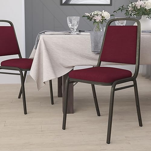 Miniatura 2 de Flash Furniture HERCULES Series Silla de banquete apilable con respaldo trapezoidal en tela burdeos, marco de vena dorada