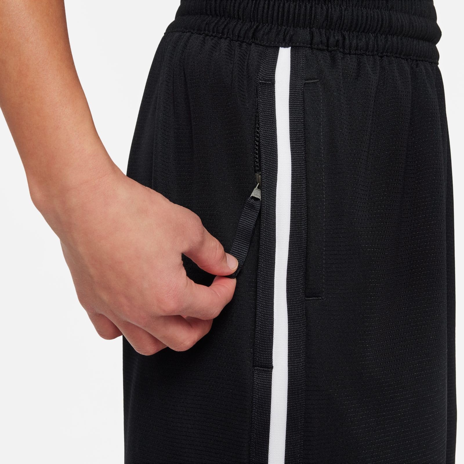 Nike Dri-Fit DNA FJ6802-010 Short de Basketball pour Enfants Plus âgés (garçons) Noir/Blanc Taille S