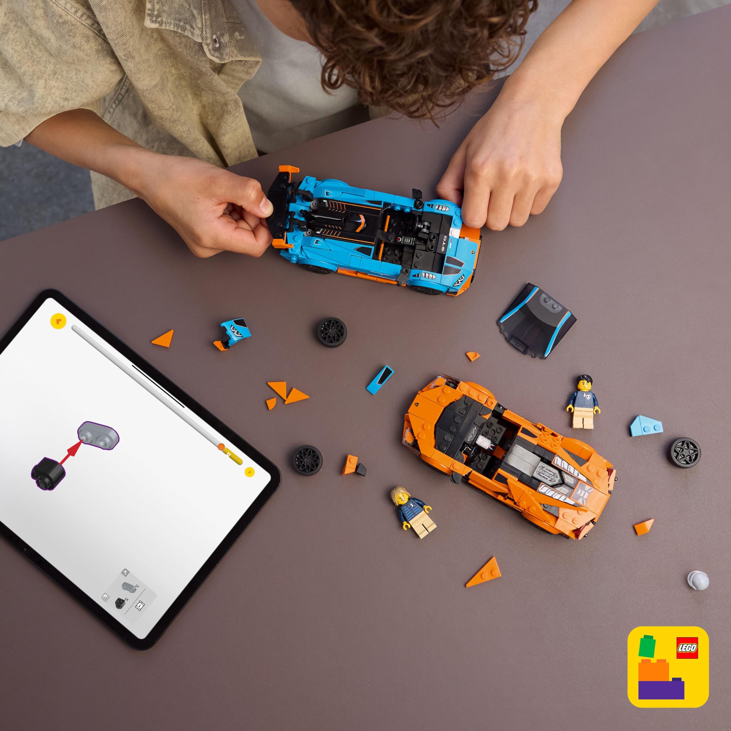 LEGO Speed Champions Lamborghini Revuelto & Huracán STO Car Toys - Building Toy for Pretend Play for Boys & Girls, Ages 10+ - Model Car Kit Display - Gift Idea for Kids - 77238