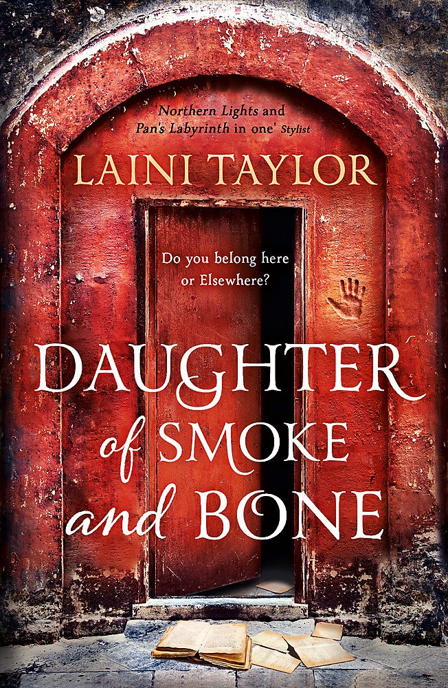 Daughter of Smoke and Bone (Daughter of Smoke and Bone Trilogy) .9781444722659