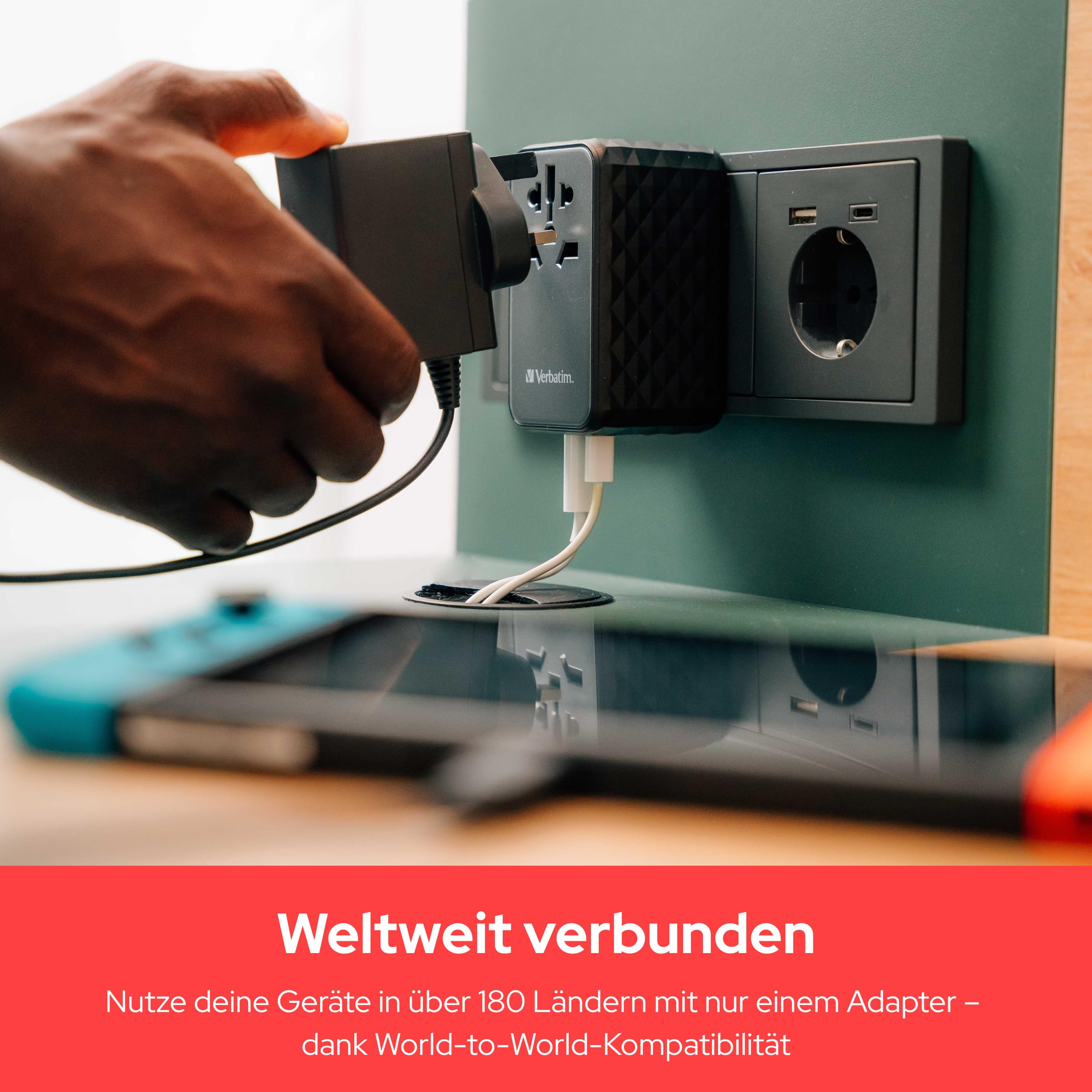 Verbatim GaN Universal Reiseadapter UTA‑06 100 W, Steckdosenadapter mit 2 USB‑A und 2 USB-C Anschlüssen, Schnellladegerät für Laptop, Handy, Kamera und Co, Reisestecker weltweit einsetzbar, 100-250 V