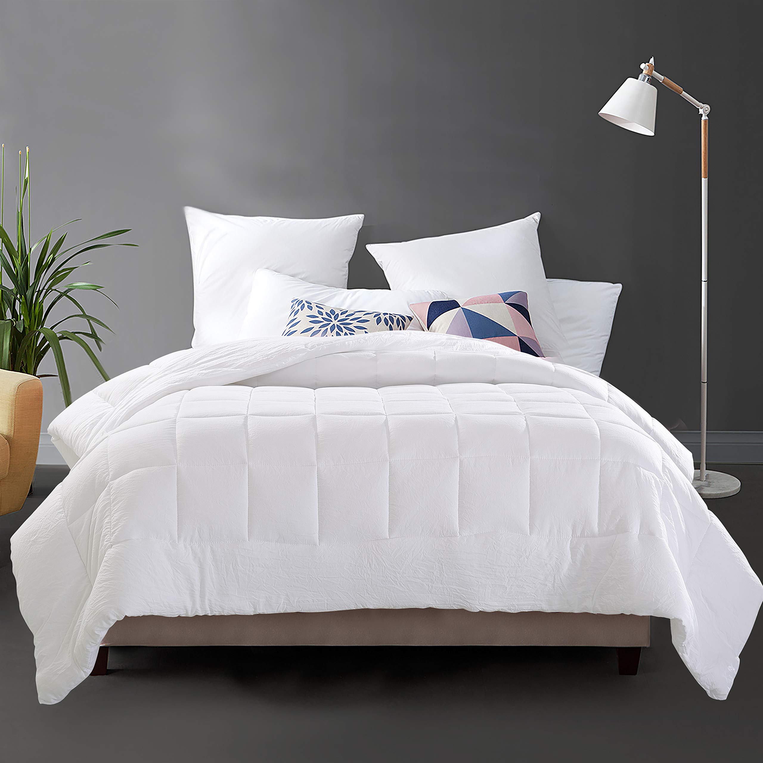 EVOLIVE All Season Pre Washed Soft Microfiber White Goose Down Alternative Comforter with Box Stitching (White,Full/Queen)