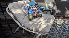 Review Image by Lila Meeton