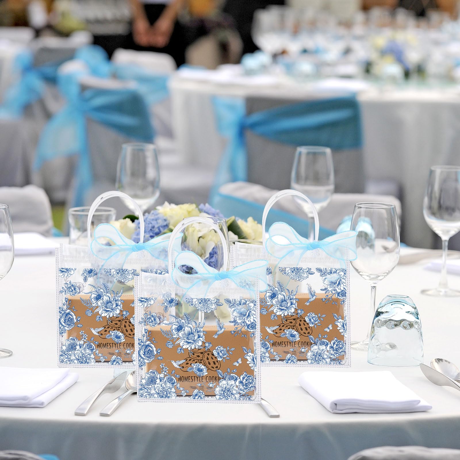 Hosuly 24 Pcs Blue Floral PVC Gift Bags with Bow Ribbon Clear Vintage Chinoiserie Flower Bags Blue Wildflower Goodie Handbags for Wedding Bridal Shower Birthday Party Supplies, 7.9 x 7.9 x 3.1 Inch