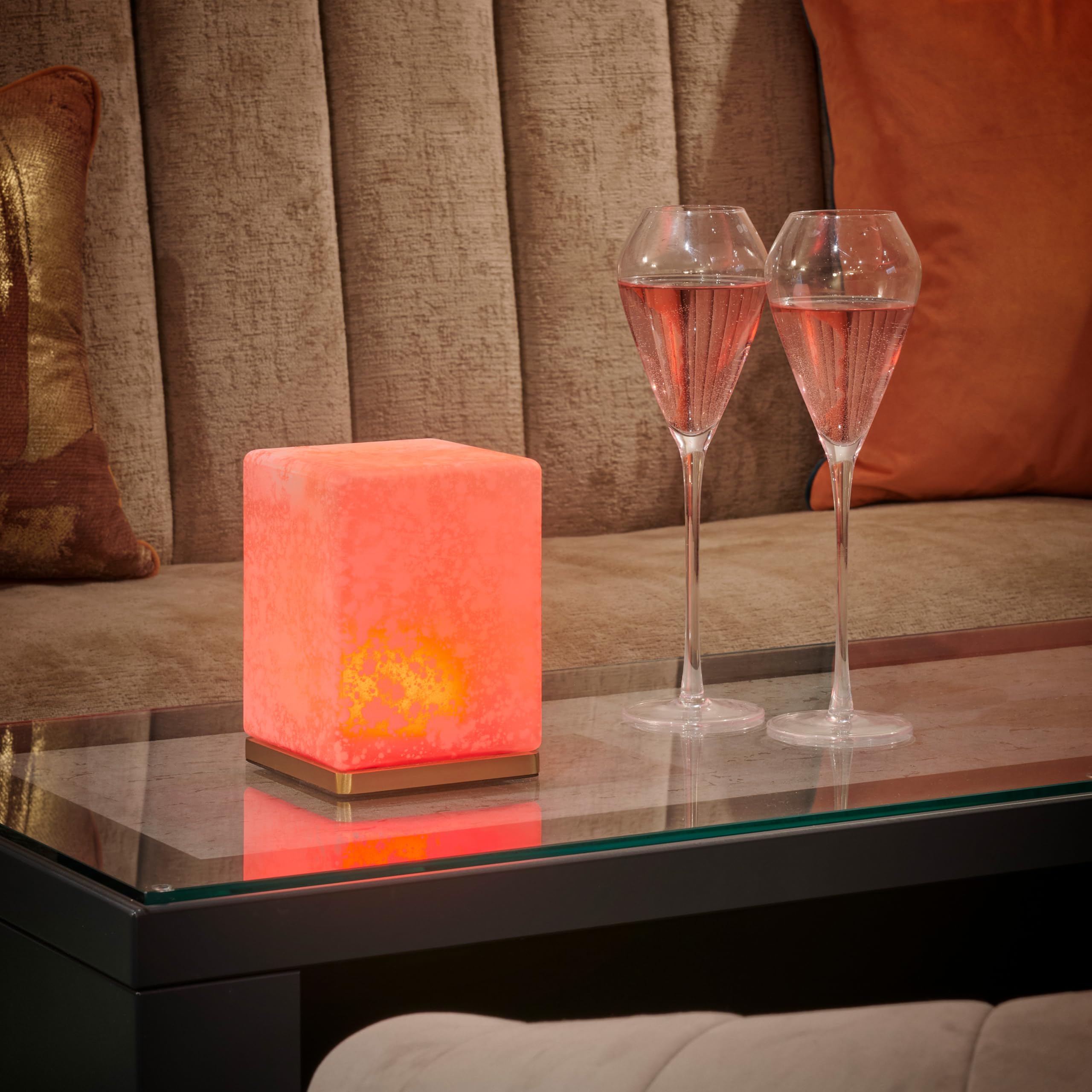 Omniance Delphine Lámparas de Mesa Inalámbricas Pack de 4, 8 Fuentes de Luz | Recargable regulable cambio de color, base dorada cristal efecto mármol, USB-C, para restaurante, bar y hotel