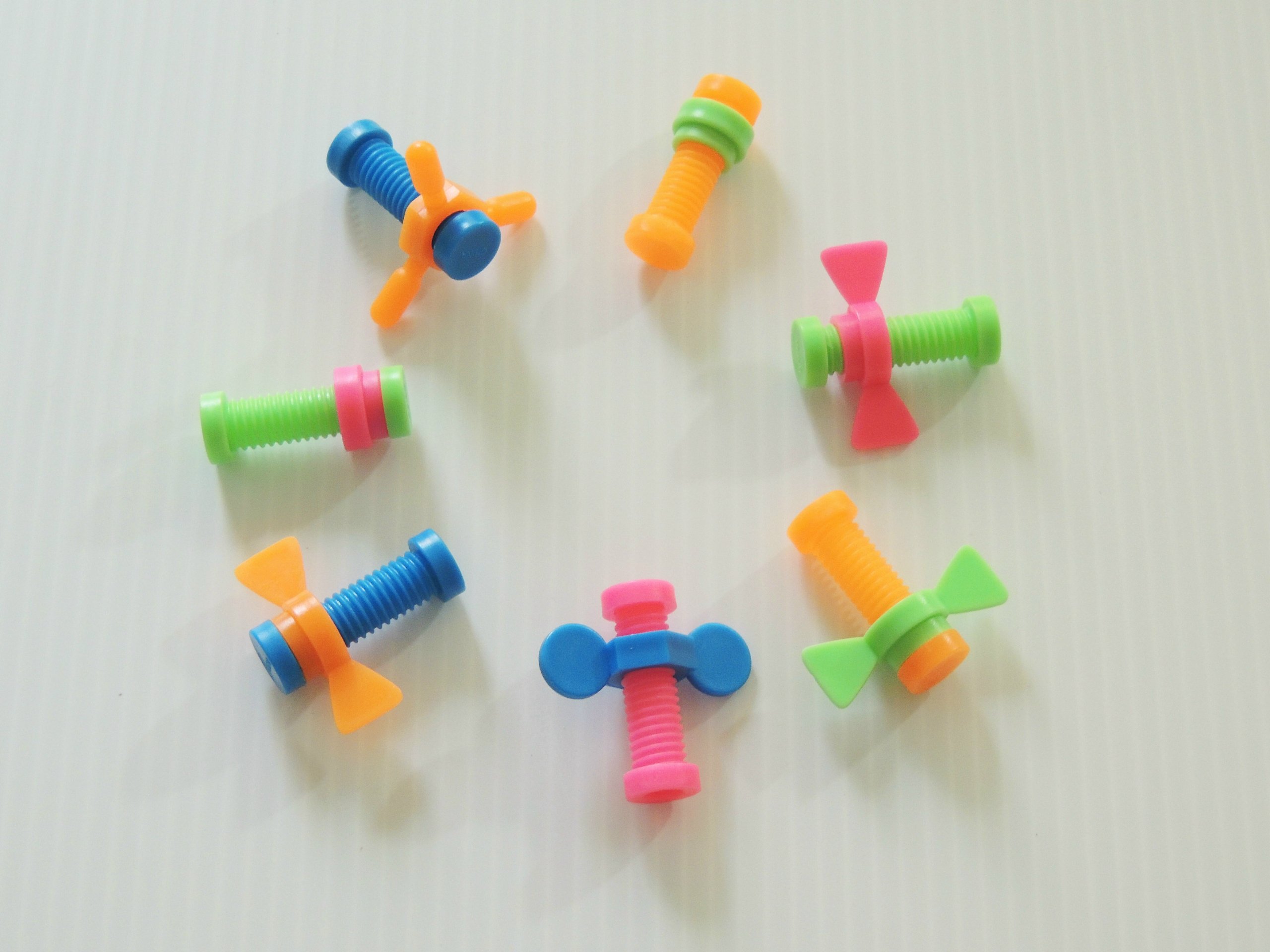 Bonka Bird Toyspk12 Nuts & Bolts foot talon foraging toy cockatiel parakeet