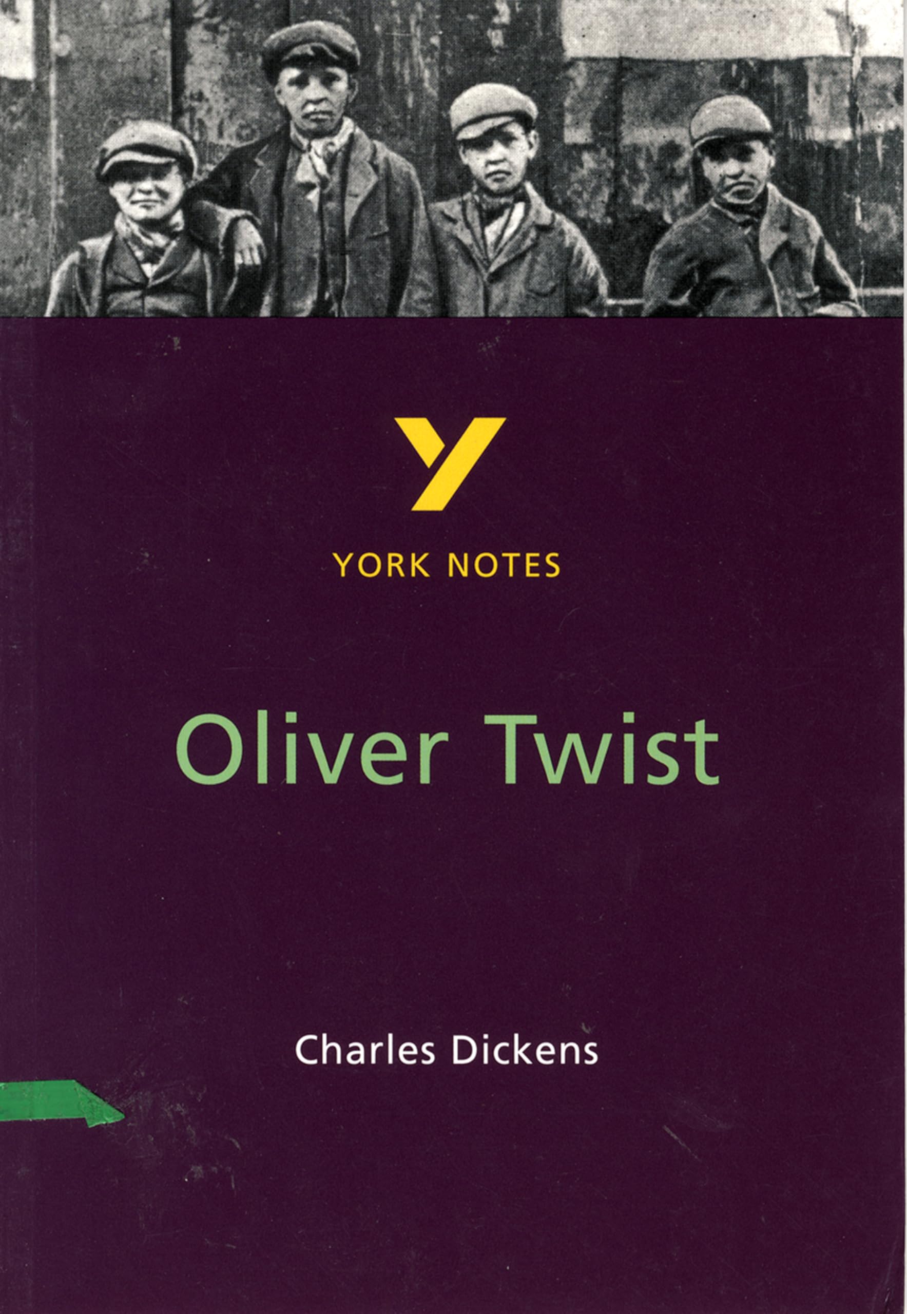 Oliver Twist York Notes for GCSE by A Other PAPERBACK 9780582368361