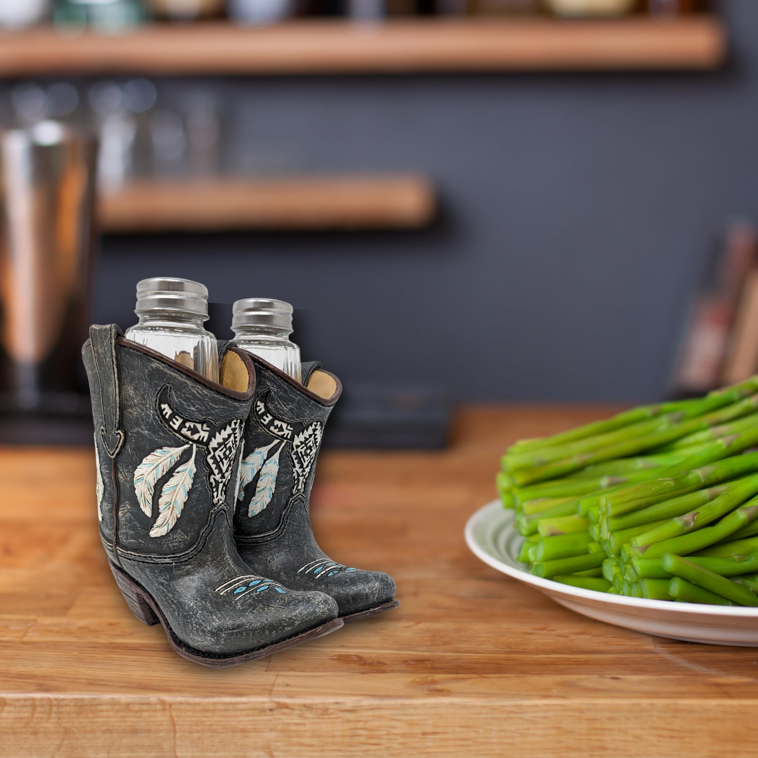 Juego de salero y pimentero de botas vaqueras, decoración rústica occidental con diseño de piel sintética, soporte decorativo de resina con agitadores de vidrio, accesorio único de cocina o mesa de