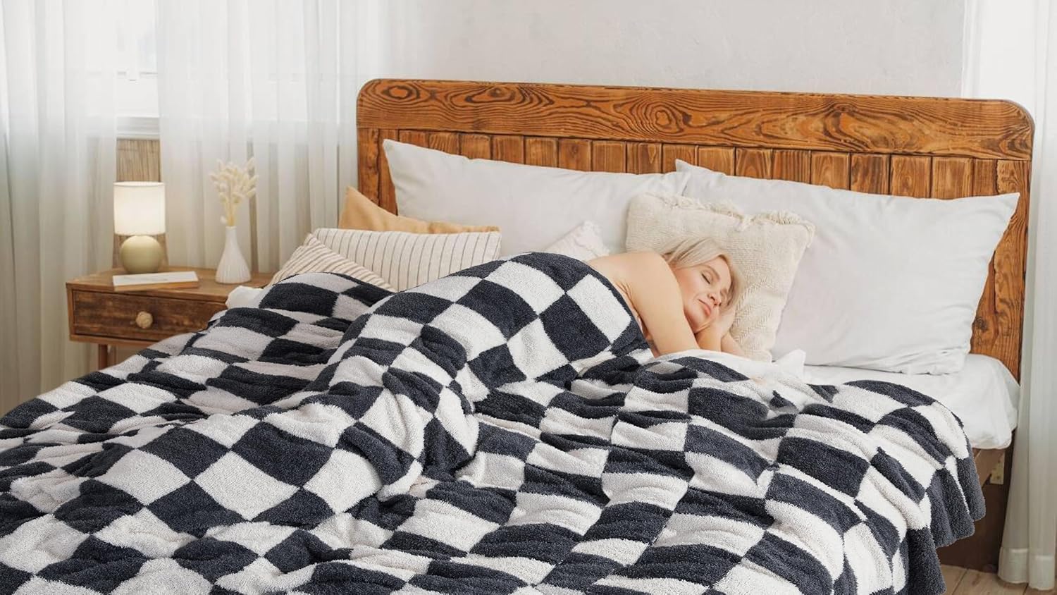 Checkered Queen Blanket for Bed - Super Soft Knit Large Blankets，Fluffy Fuzzy Plush Lightweight Cozy Throw for Sofa ，90"x 90",Dark Grey - Image 3