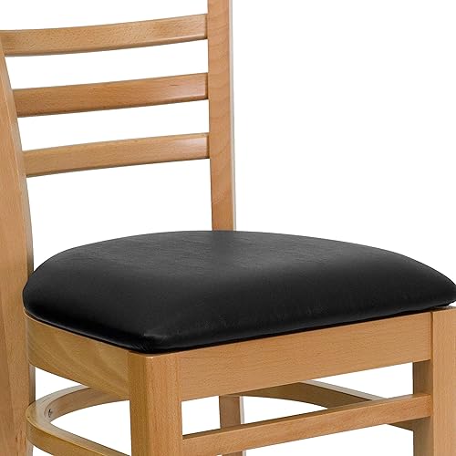 Miniatura 8 de EMMA + OLIVER Silla de madera natural con respaldo de escalera, asiento de vinilo negro