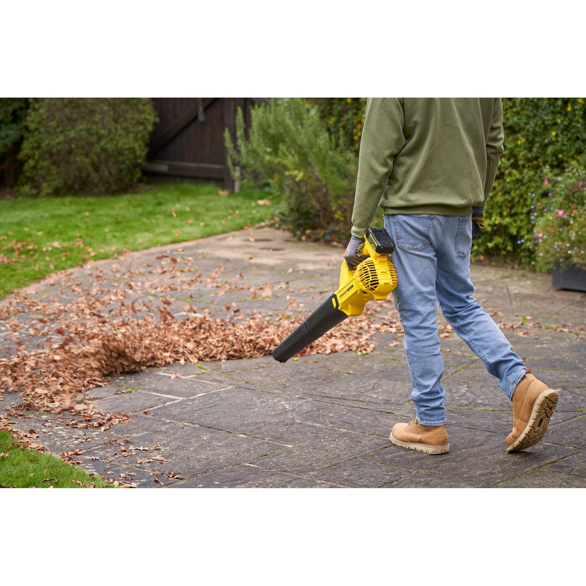 STANLEY FATMAX Souffleur sans Fil STANLEY FATMAX V20, Distance de dégagement de 3 m, unité Nue, SFMCBL714B-XJ