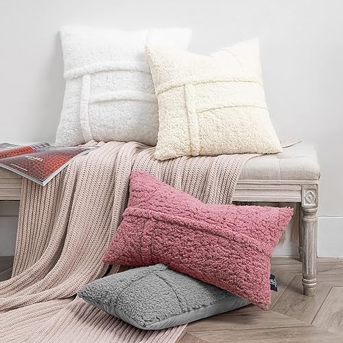 Miniatura 5 de Phantoscope Paquete de 2 fundas de almohada decorativas de sherpa de Navidad, fundas de almohada decorativas de piel sintética y esponjosas, fundas