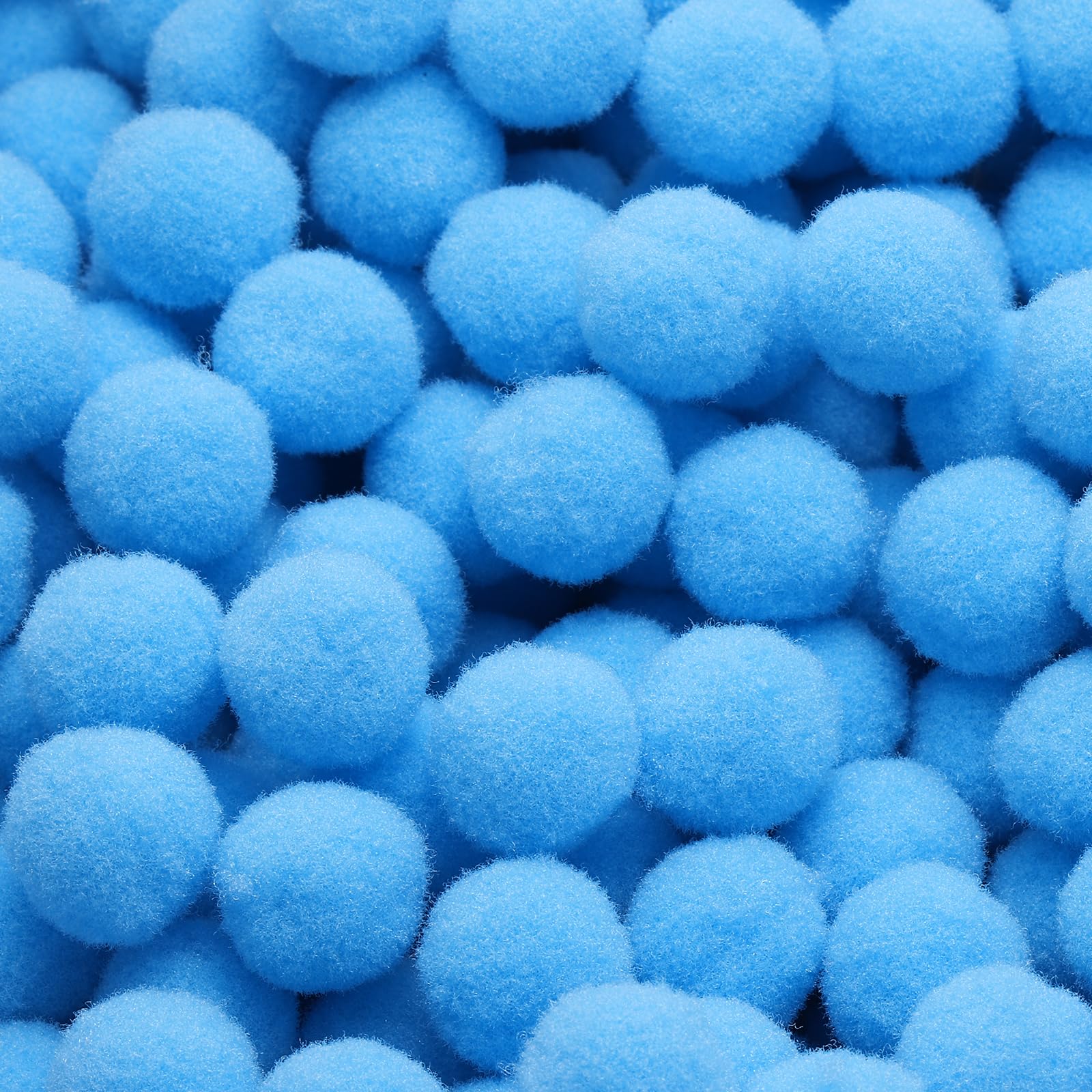 Mini pompons bleu lac PATIKIL pour donner vie à vos idées de petits animaux en peluche