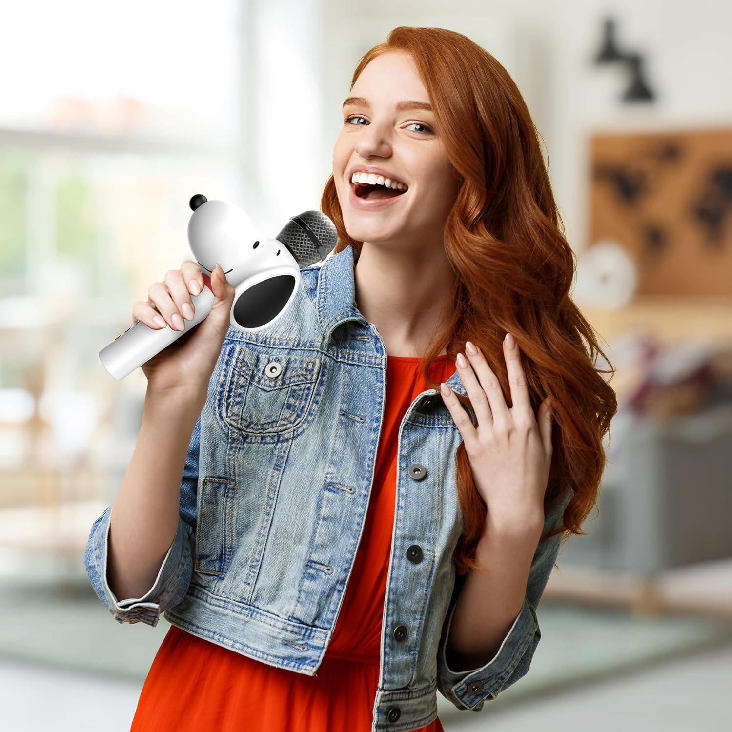 Peanuts Snoopy Bluetooth Karaoke Microphone – Wireless Speaker with Sound Effects, FM Radio, Onboard Controls & Rechargeable Battery – Vintage Inspired Design