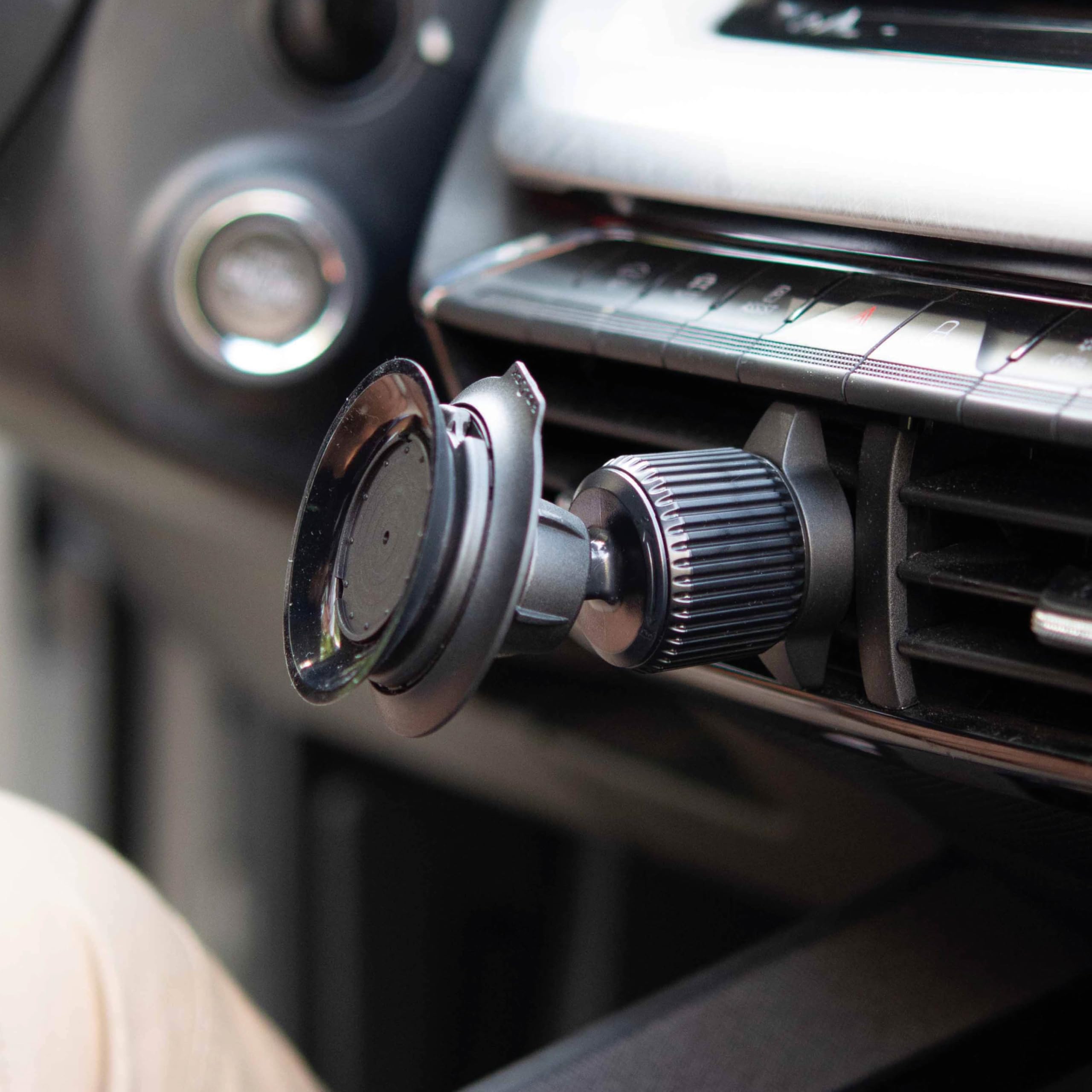Silwy - Soporte magnético para Rejilla de ventilación de Coche, Incluye Parche magnético al vacío, Giratorio 360°, se Puede Usar con una Sola Mano, Parche con nanogel, se Puede Quitar sin Dejar