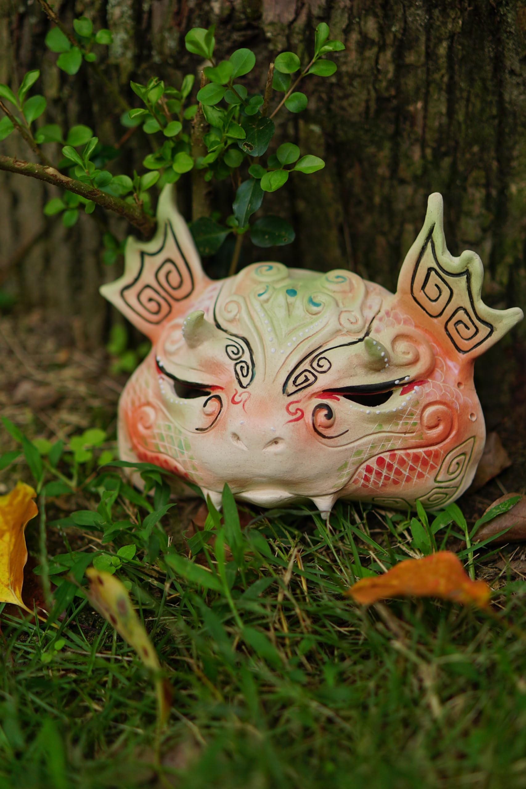 Ręcznie robione ceramiczne latające maski węża - białe i czerwone rzemiosło gliniane, mityczne dekoracje ścienne na prezenty wielkanocne, dekoracje domowe, kolekcjonerzy (inspirowane księgą gór i