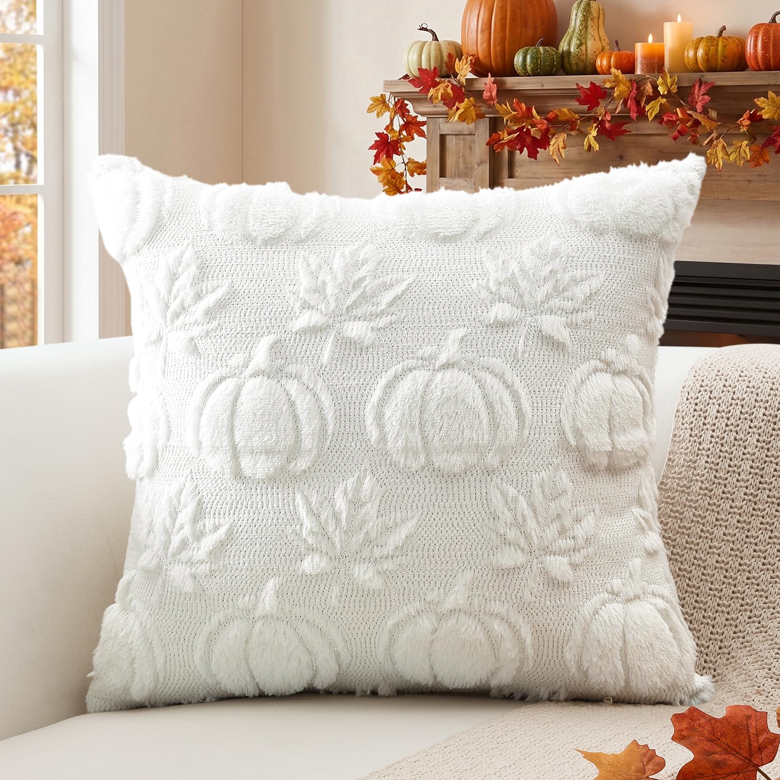 Sungeek Fall Cushion Covers 50x50cm, Pumpkin Maple Leaves Autumn Thanksgiving Decoration Throw Pillow Covers Farmhouse Soft Plush Faux Fur Pillow Case for Sofa Bedroom Living Room, Cream White
