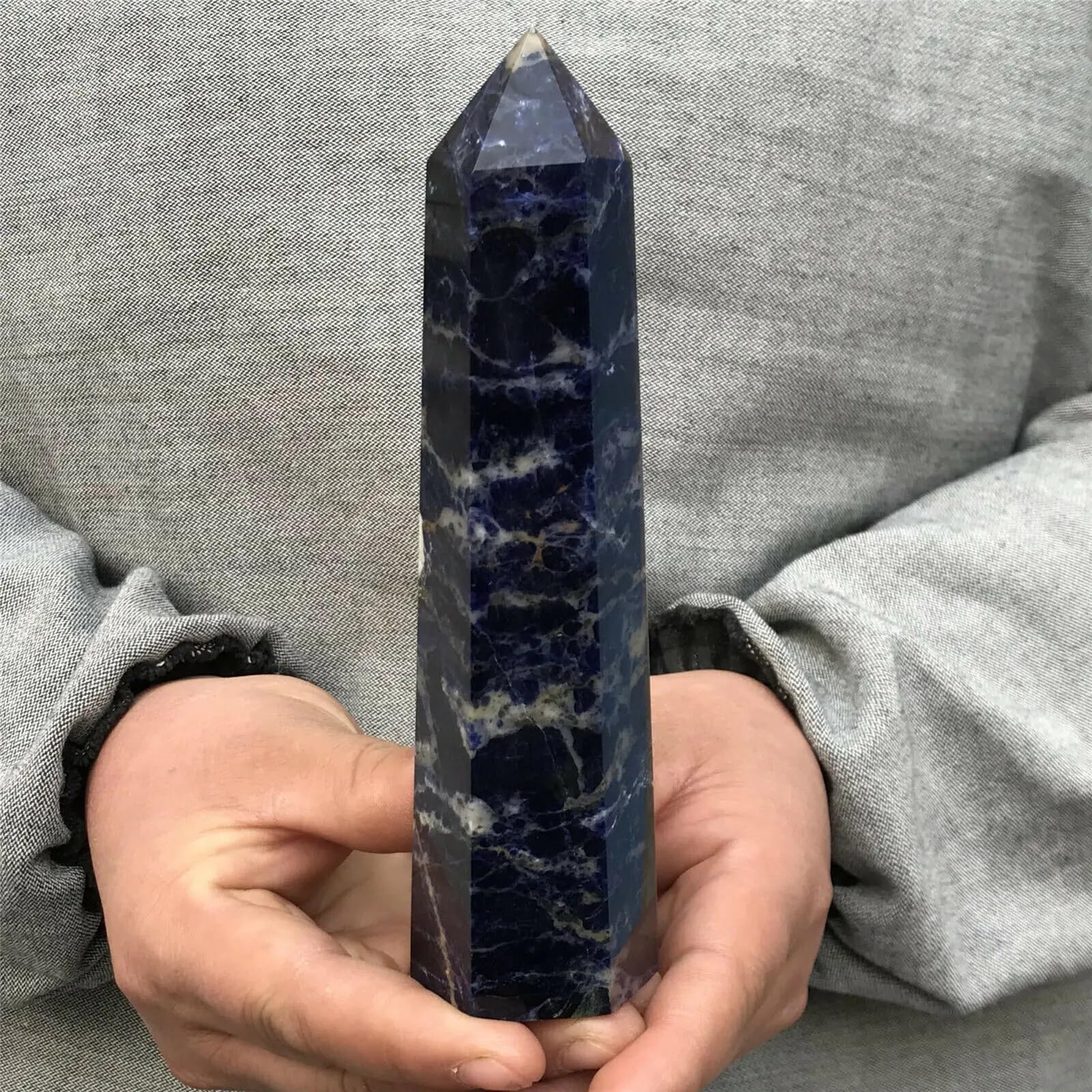 Kristallornamente Natürlicher Kristall-Punkt-Sodalith-Stein, heilender Obelisk, blauer Quarz-Zauberstab, Ornament for Heimdekoration, Reiki-Energiestein Wunderschöner Kristall(90-150g)