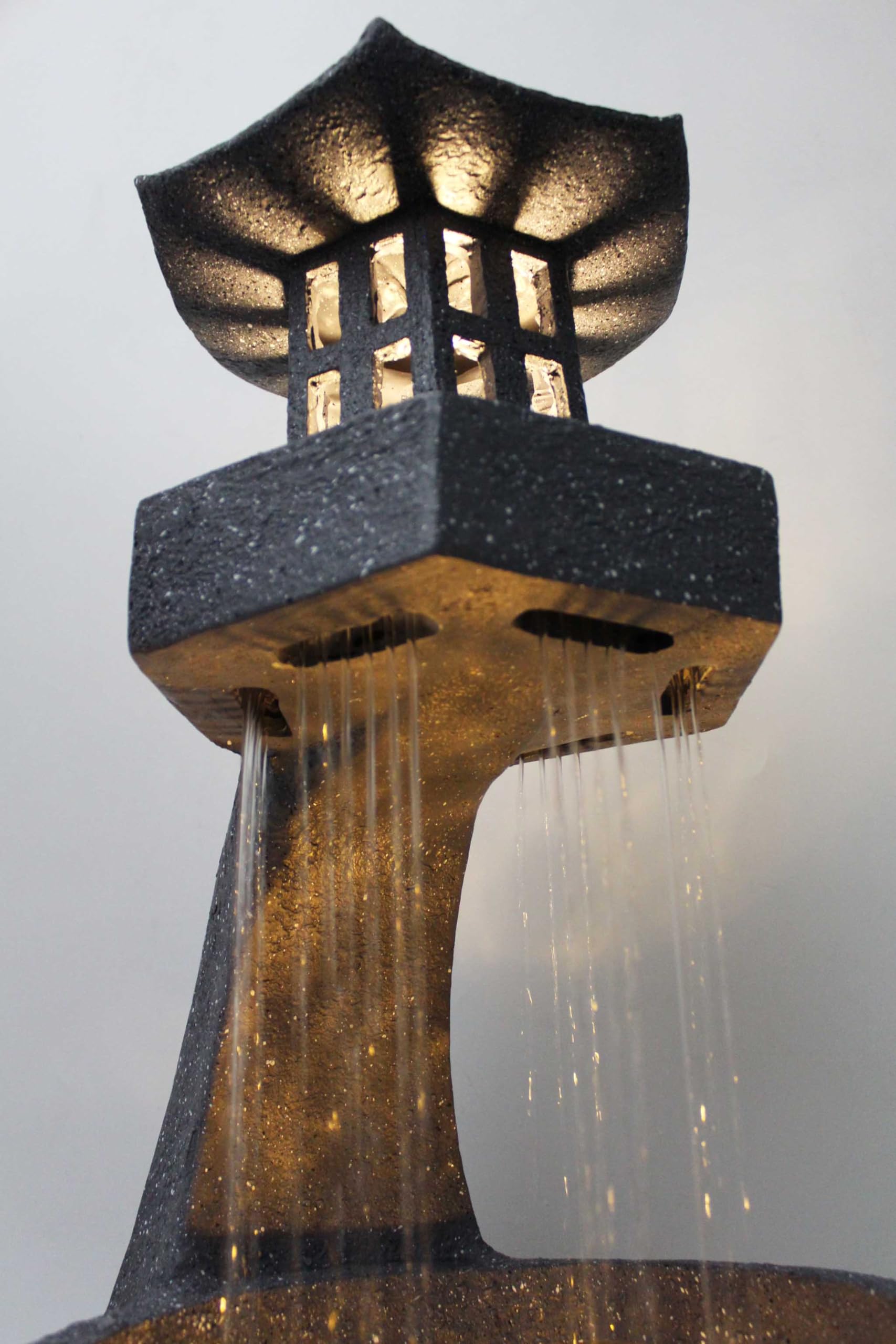 Gartenbrunnen mit Pagoden-Laterne Springbrunnen 77cm Wasserspiel Gartendekoration mit LED Beleuchtung Gartendekoration