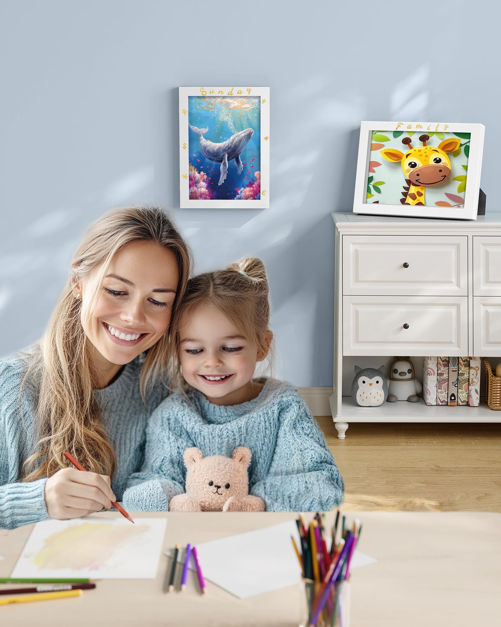 SONGMICS Bilderrahmen 2er Set, A4, 22 x 28 cm, Kinderauszeichnungen, jede Box für bis zu 150 Zeichnungen, MDF, Glas, Passepartout, Sticker, spurlose Wandhaken, 34,5 x 25,5 cm, mattweiß RPF052W02