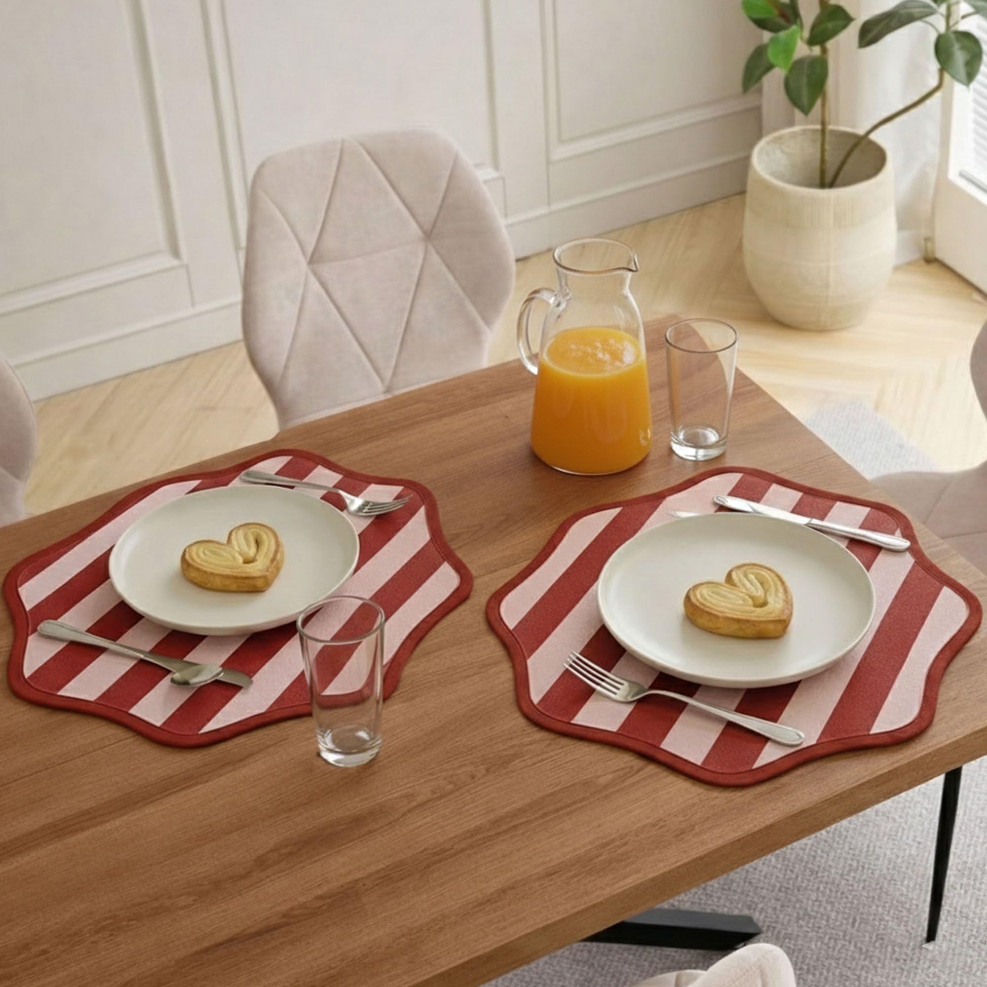 Dmora Tovaglietta Americana Riverton 40x40 cm Rosso set da 2, Bordo Ondulato, Fantasia a Righe Lavabile, Made in Italy