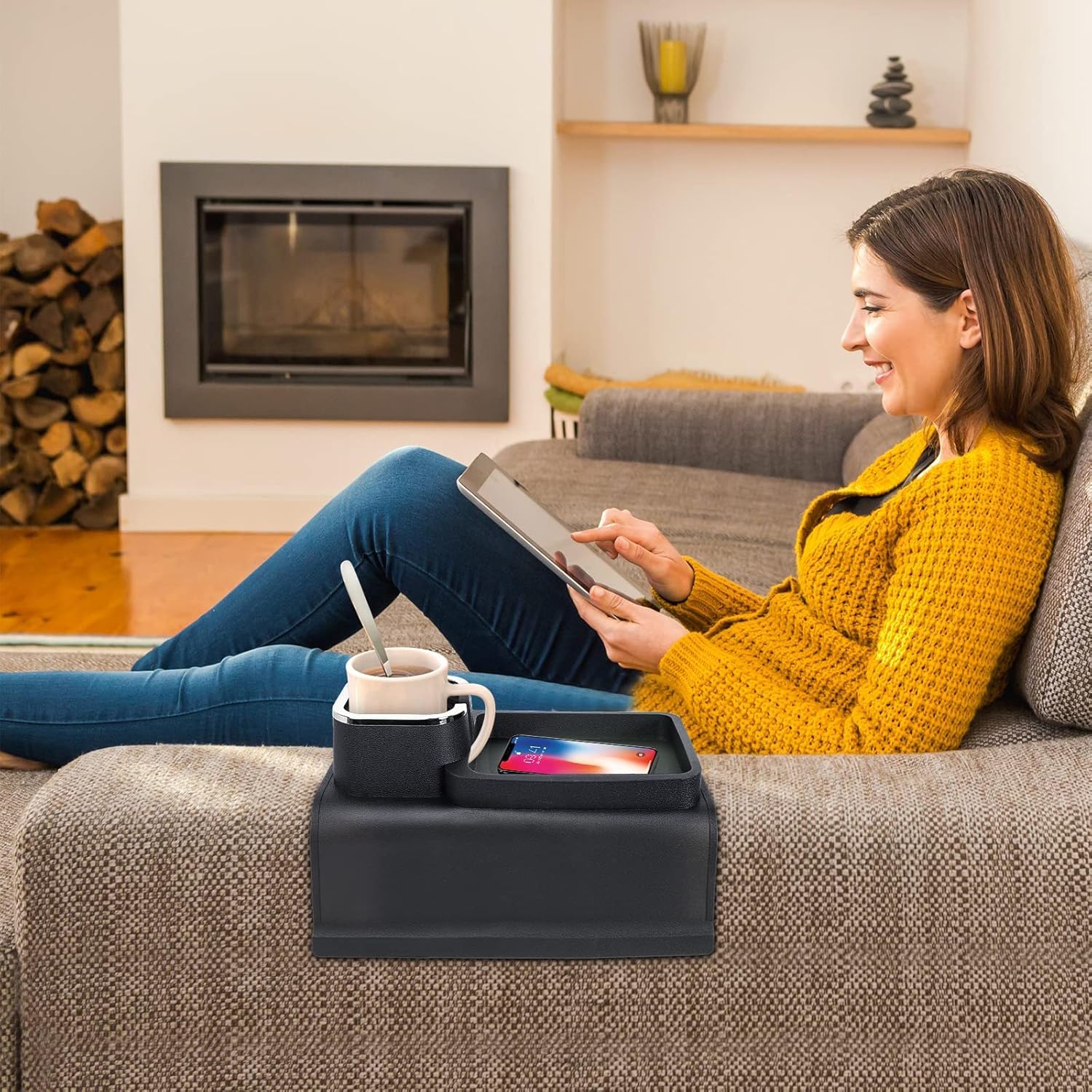 BrikipthDirt-Resistant Silicone Couch Arm Tray for Remote, Snacks, Cellphone and iPad, Gift for Family, Friend Silicone Couch Cup Holder, VIENFUT Anti-Spill and Anti-Slip Sofa Armrest Tray 1