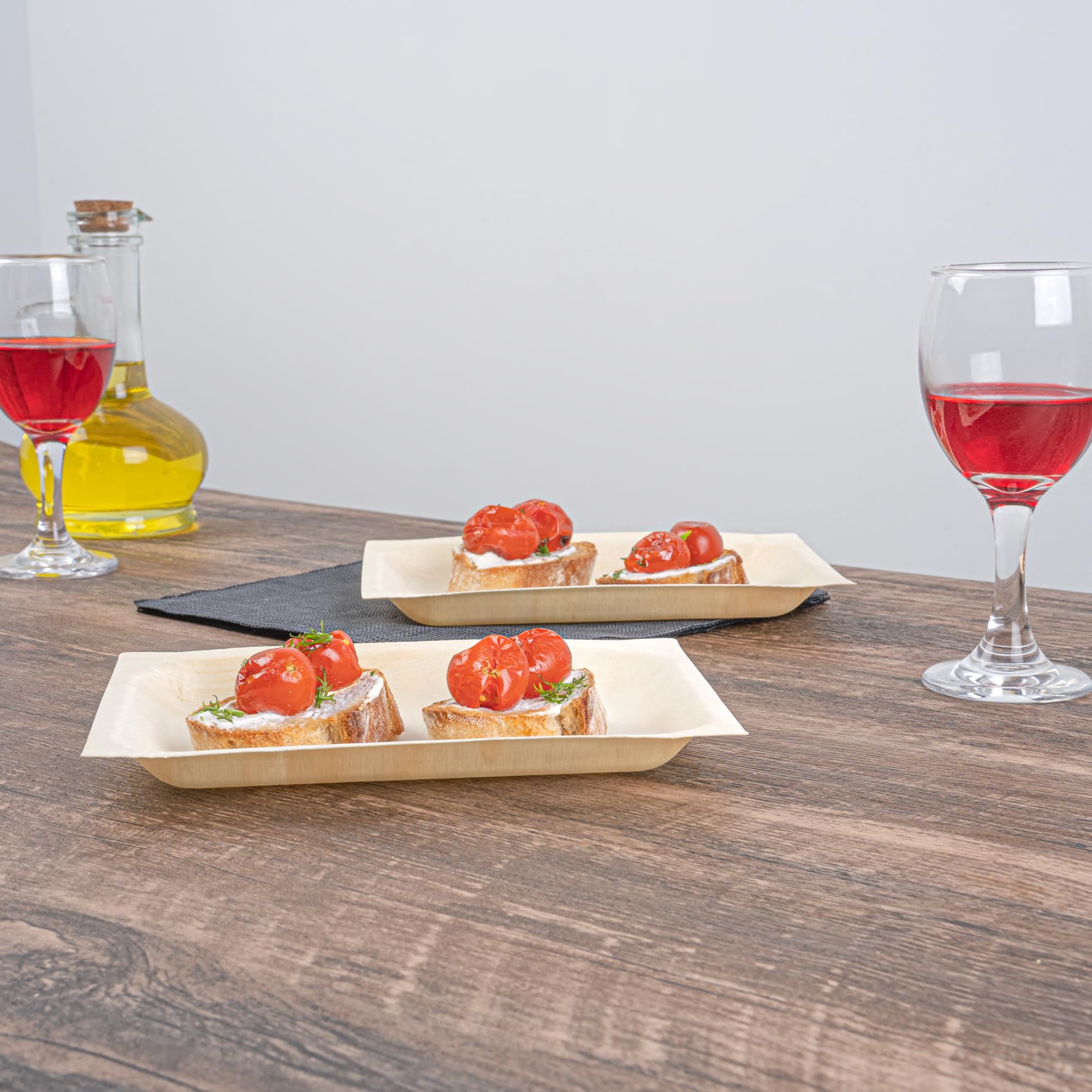Restaurantware - Platos de servir Taipei de 7 x 5.1 pulgadas, 200 platos desechables para fiestas, sostenibles, a prueba de grasa, platos de madera de álamo, resistentes, para fiestas, bodas, camping,