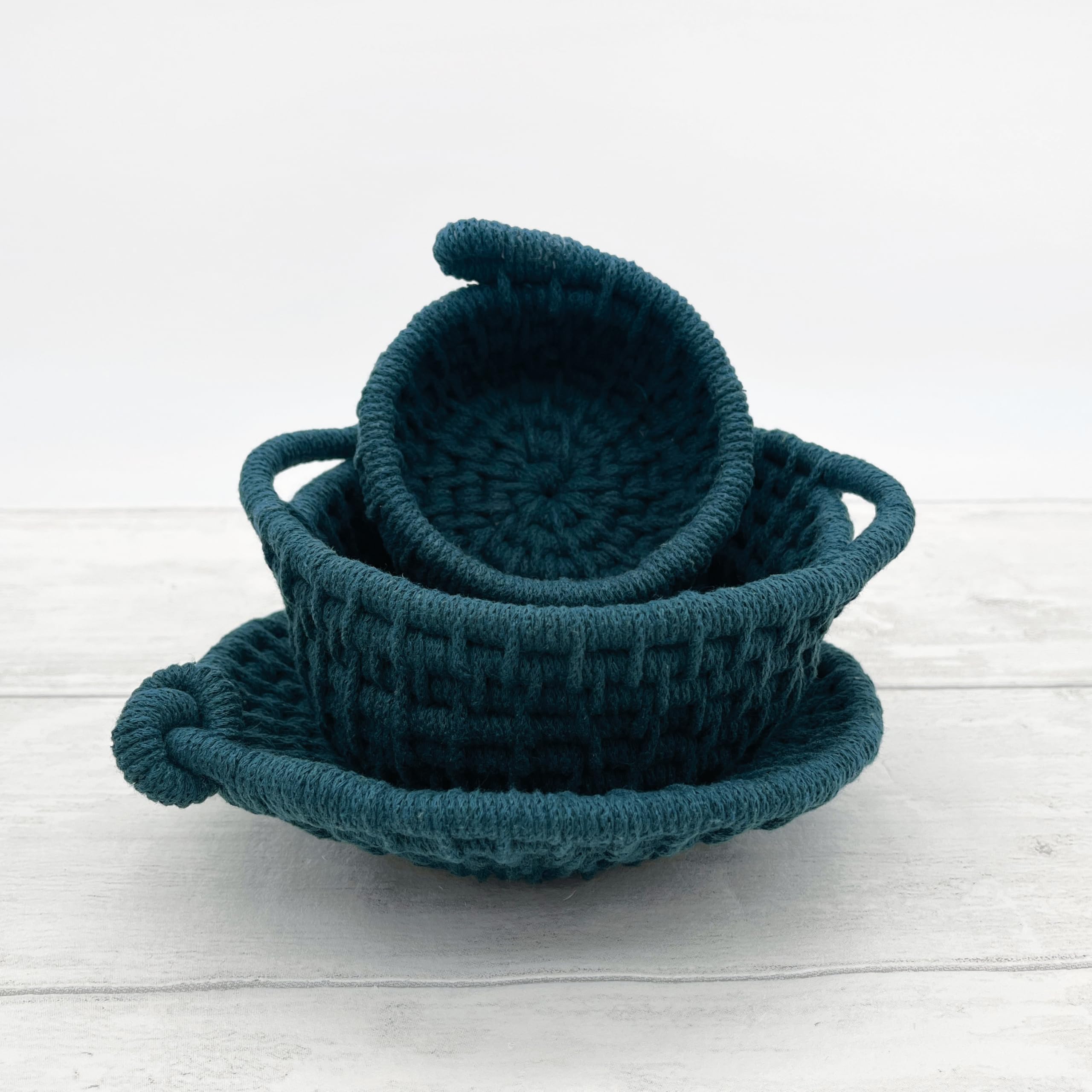 Bergin & Bath Peacock Blue Macrame Kit, Baskets - Learn To Make A Trio Of Stylish Baskets - Gift For Her, For Mum - Craft Kit For Adults And Teens