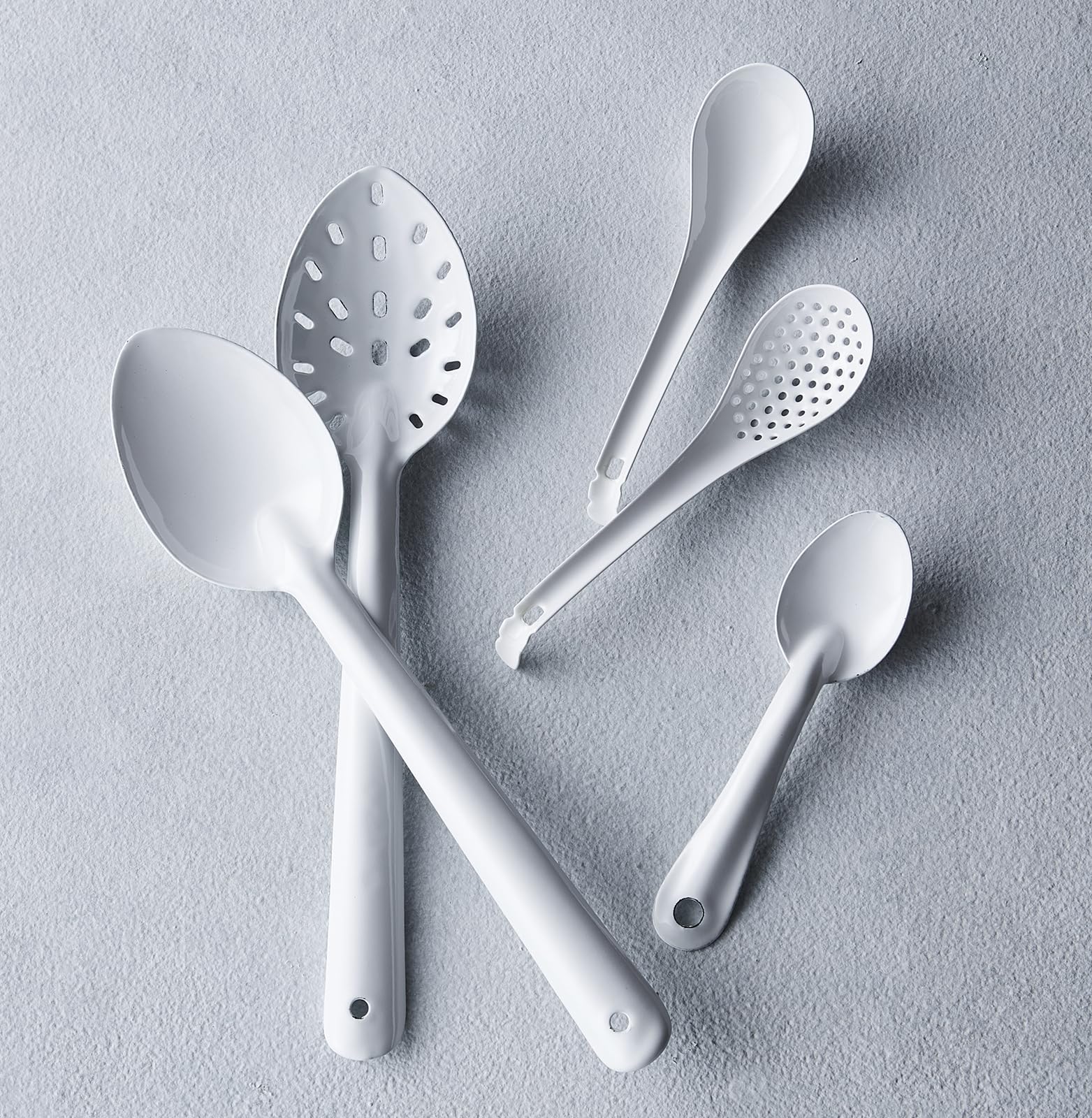 ほうろう 琺瑯 エナメルコーティング レードル、スプーン、パスタサーバー セット Amazon.co.jp: 野田琺瑯(Nodahoro) レンゲ 穴あき スプーン ホーロー