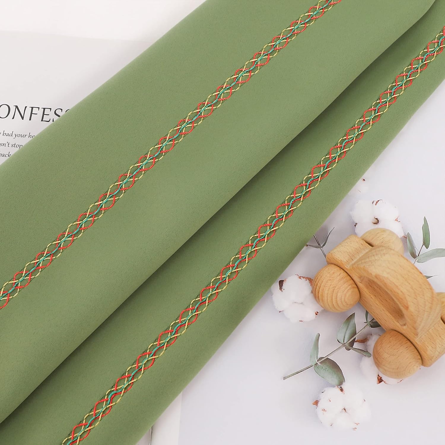 Bed Runner 210 x 50 cm for Queen Size Bed and Full Size Bed, Bed Throws for Foot of Bed, Green Bed Runner Bedding Scarves Decorations for Bedroom Hotel Wedding Room