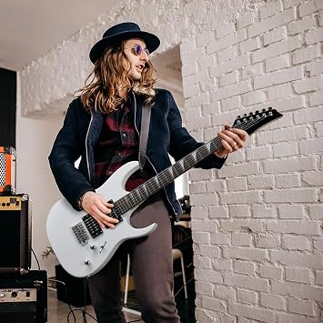 Full-Size Electric Guitar with 20-Watt Amp, 39 Inch Electric Guitars Kit for Beginners & Professionals with Gig Bag, Shoulder Strap, Plectrum (White)