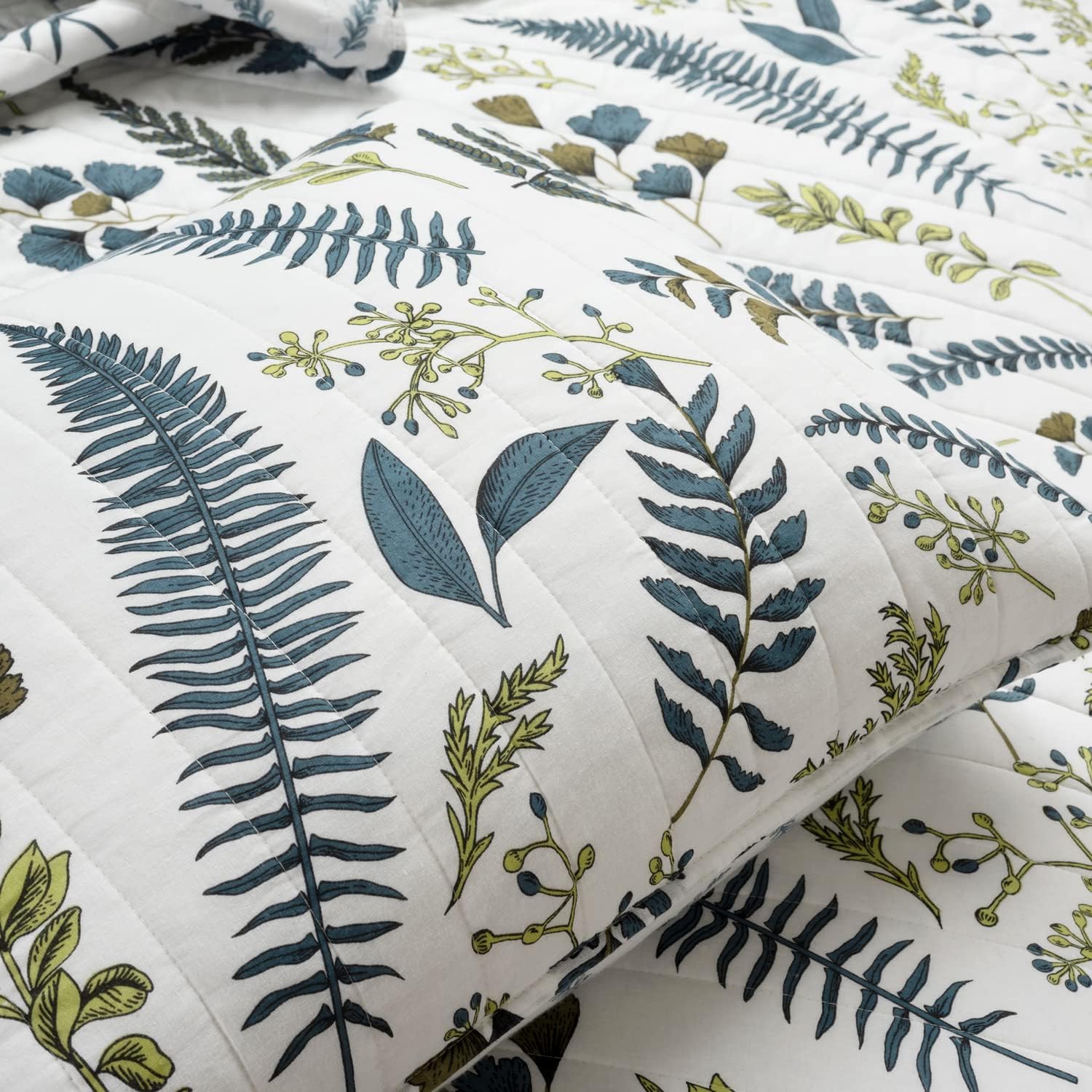 Lush Decor Devonia Allover Reversible Oversized 3 Piece Cotton Quilt Set, King, White & Green