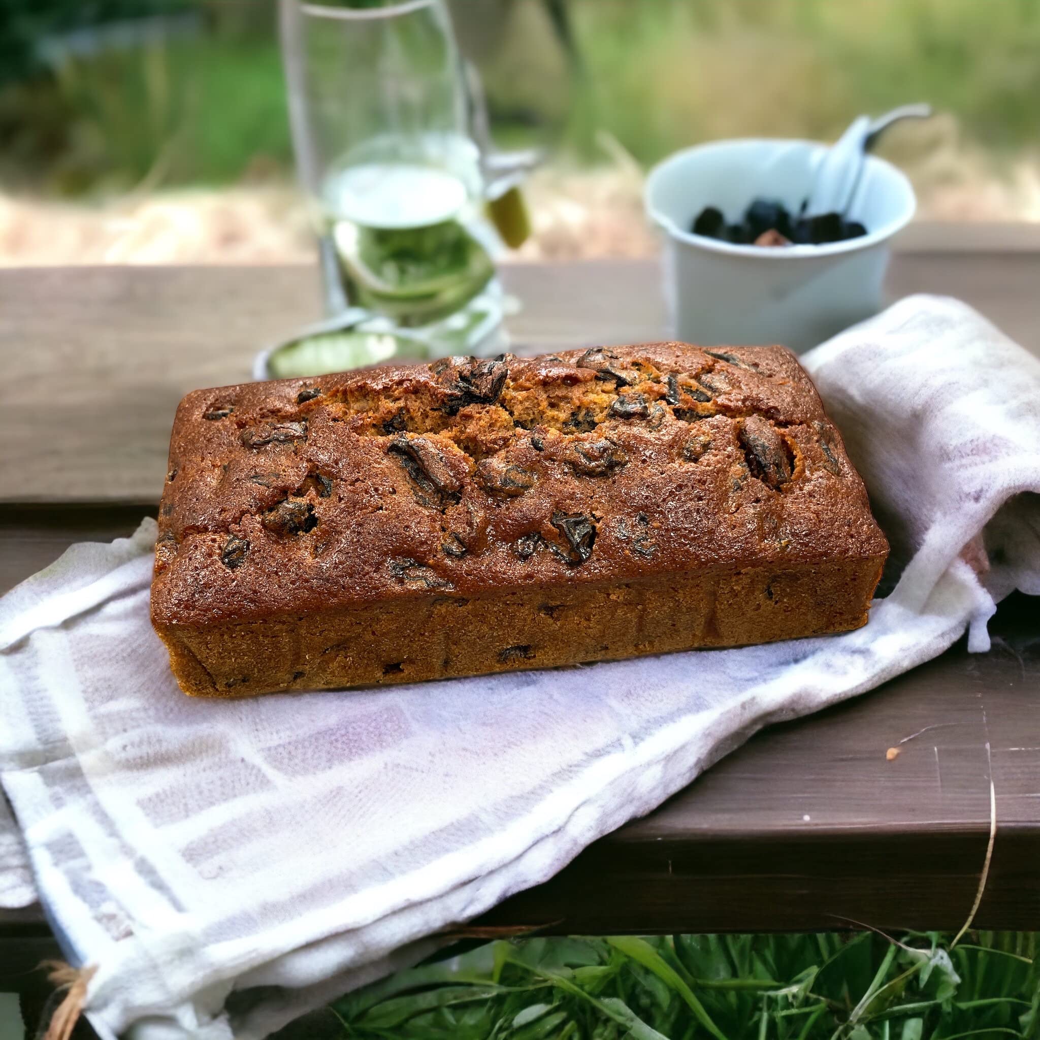 Bizzibeans Grandpa’s Boiled Fruit Cake - Handmade Bar-Shaped Fruitcake - Currants, Sultanas, Apricots, Dates, Citrus Peel - No Alcohol - Dairy-Free - Vegetarian - Ideal cake for Afternoon Tea, 550gr