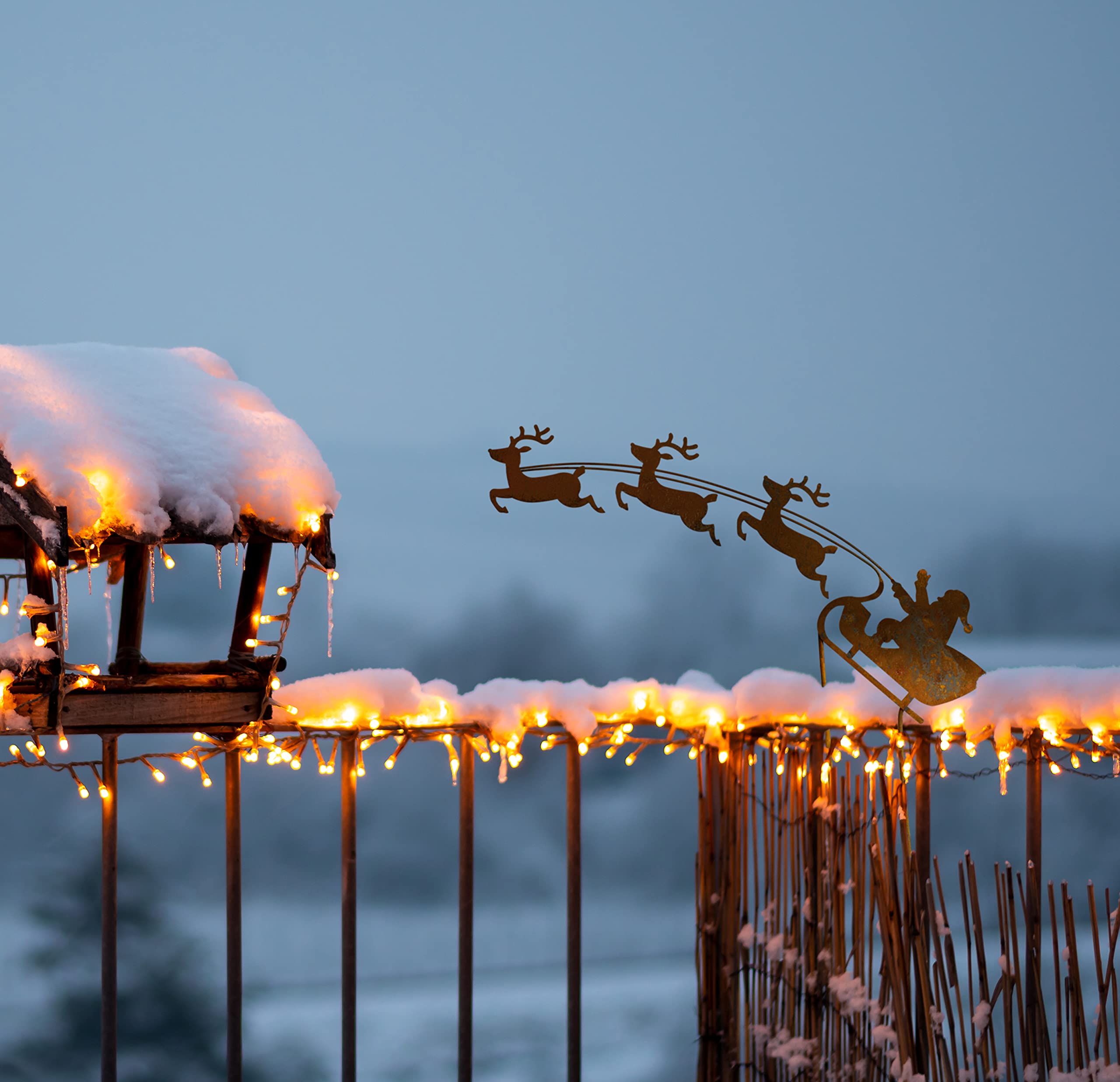 Babbo Natale su slitta, decorazione da giardino in ruggine