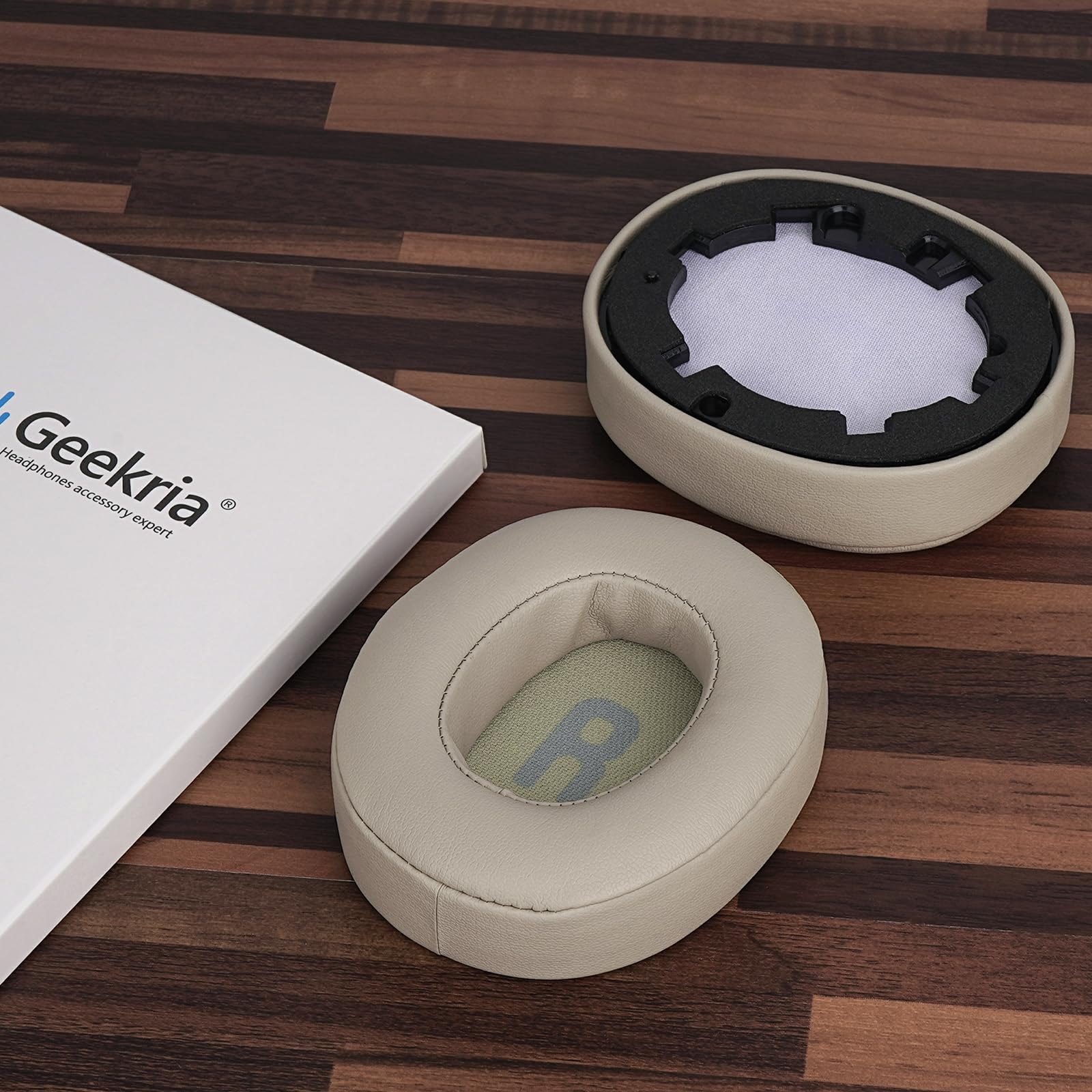 Amazon | Geekria イヤーパッド QuickFit 互換性 パッドジェイビーエル