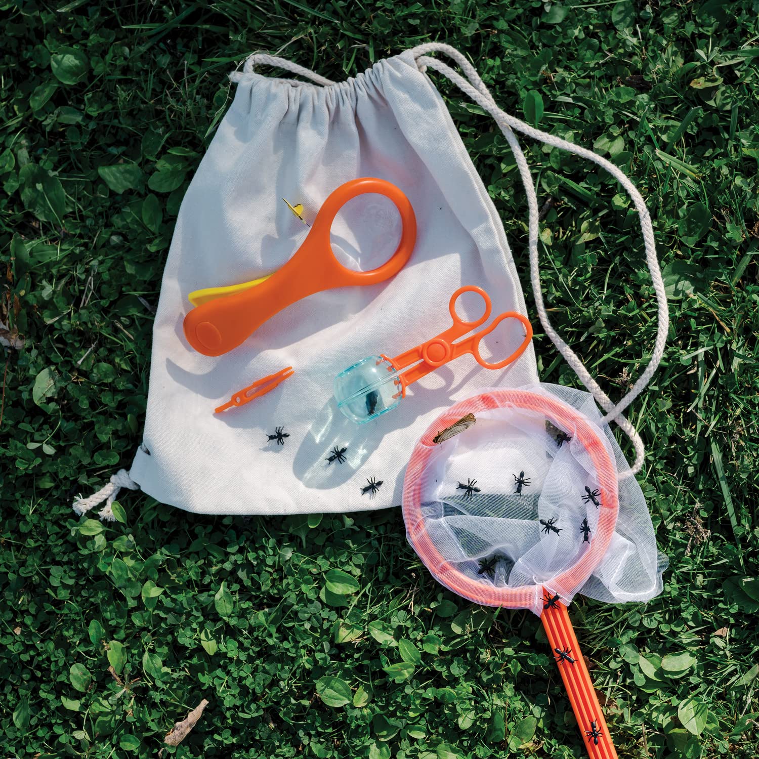 MindWare Lil' Bug Catcher Tool Set – Bug Catcher Kit for Kids Ages 5 & Up - Includes Backpack, Net, Magnifying Glass, Magnifying Bug Viewer and Tweezers