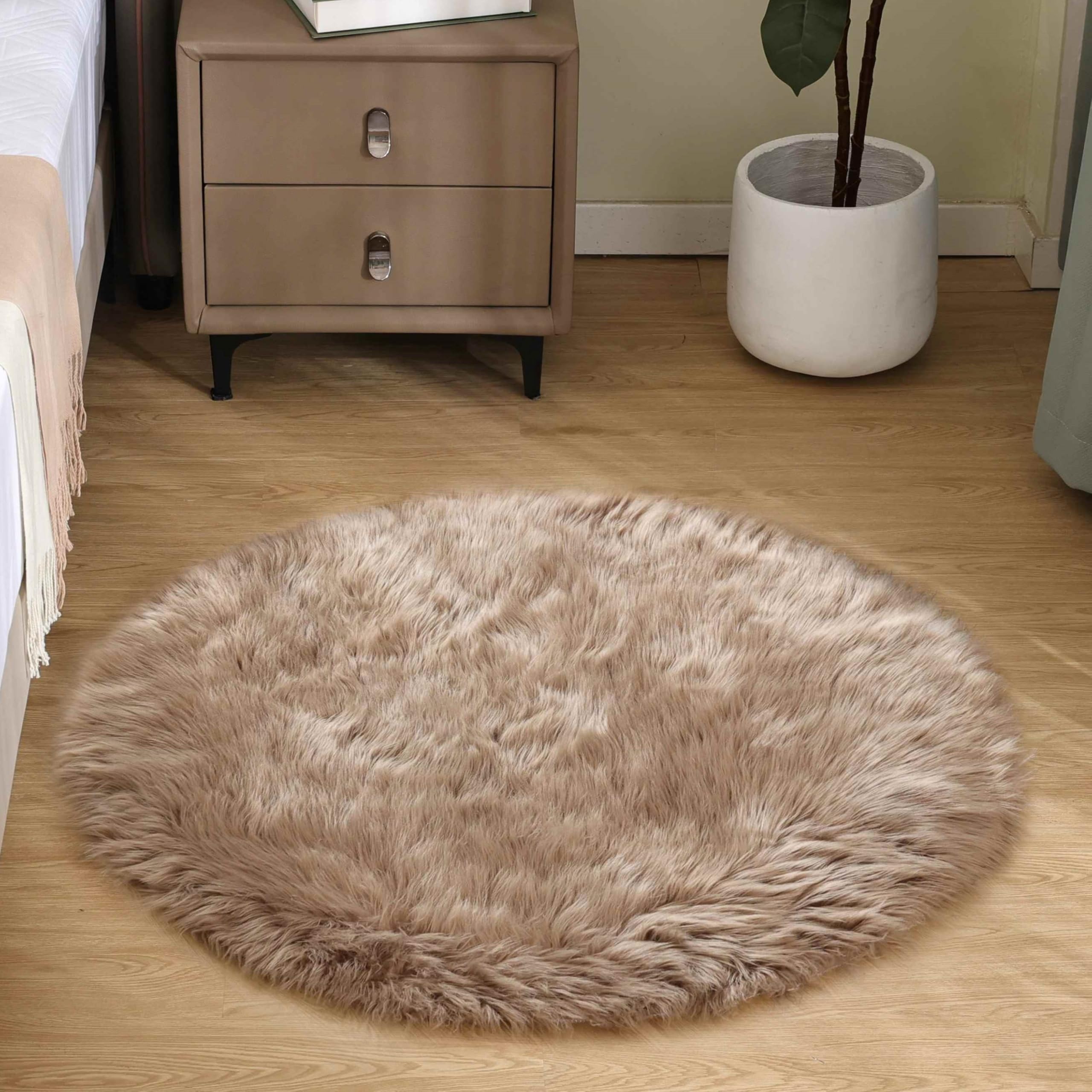 Goolela Beige Circle Faux Fur Rug 3ft Fuzzy Furry Small Round Sheepskin Rug for Bedroom Dorm Soft Shaggy Plush Aesthetic Carpet Washable