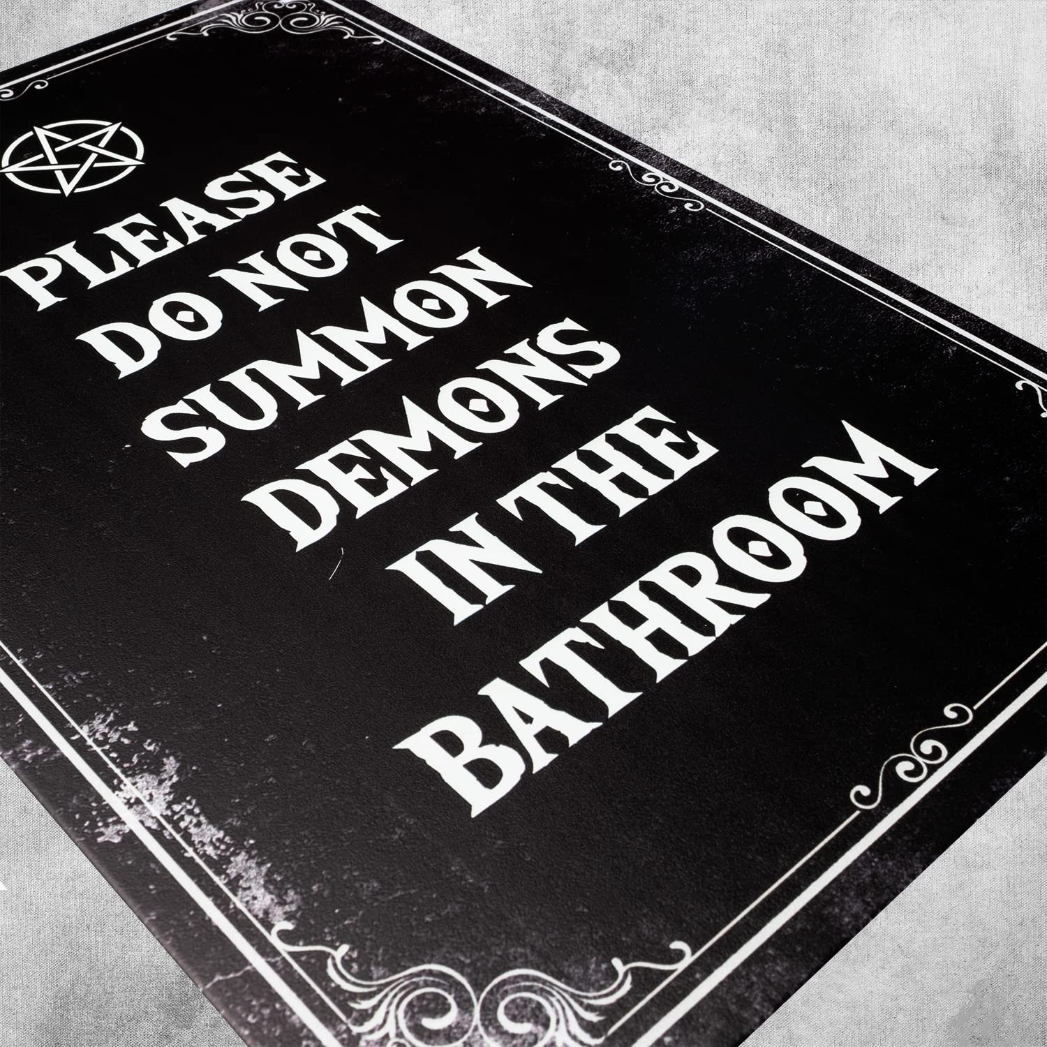 IRISIVITA Gruseliges Metallschild, Please Do Not Summon Demons In The Bathroom, Gothic Bathroom Decor Wall Art, Halloween Decorations Indoor, Witchy Room Decor, Goth Room Decor, Funny Bathroom Decor