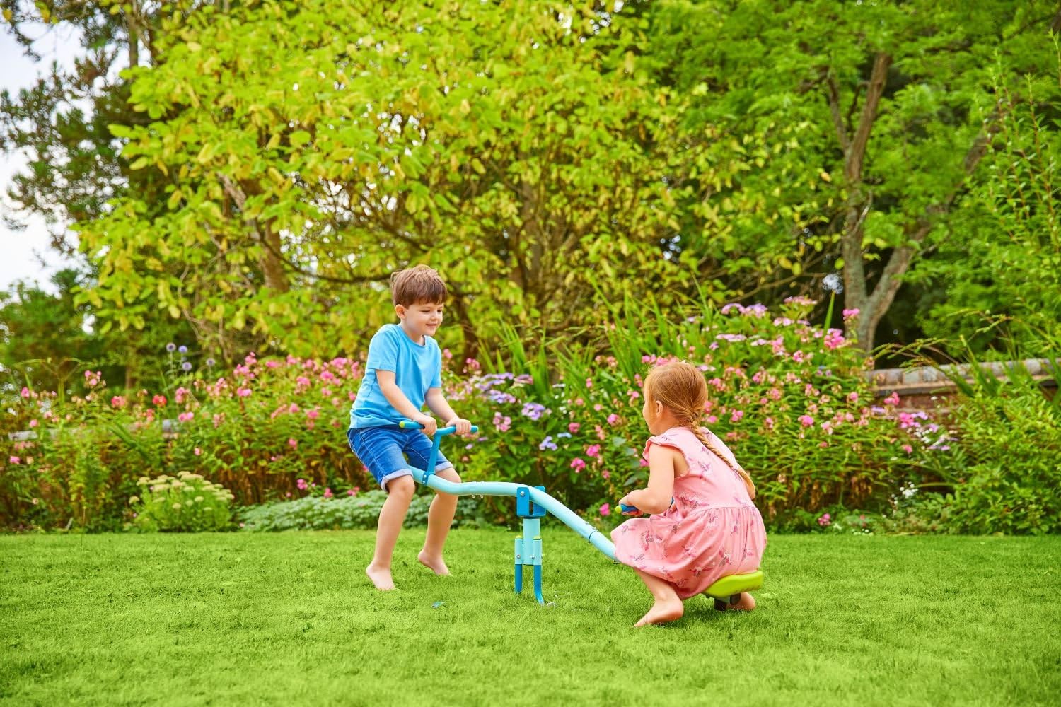 TP Toys Spiro Wippe zum Sitzen und Drehen, mit 360° Drehung, Kinder-Spielgeräte für Hinterhof, Spielplatz oder Indoor-Spaß, Jungen und Mädchen im Alter von 3–10 Jahren