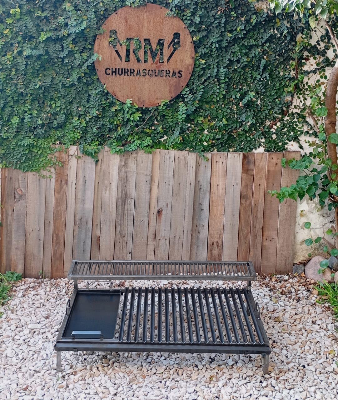 Premium Argentine Grill – Griglia in ferro angolare con manici e padella di scarico, Heavy Dutyl – BBQ – Emparrillado con manijas, Asado Argentino Sor pampa grill – (80 x 50 cm)