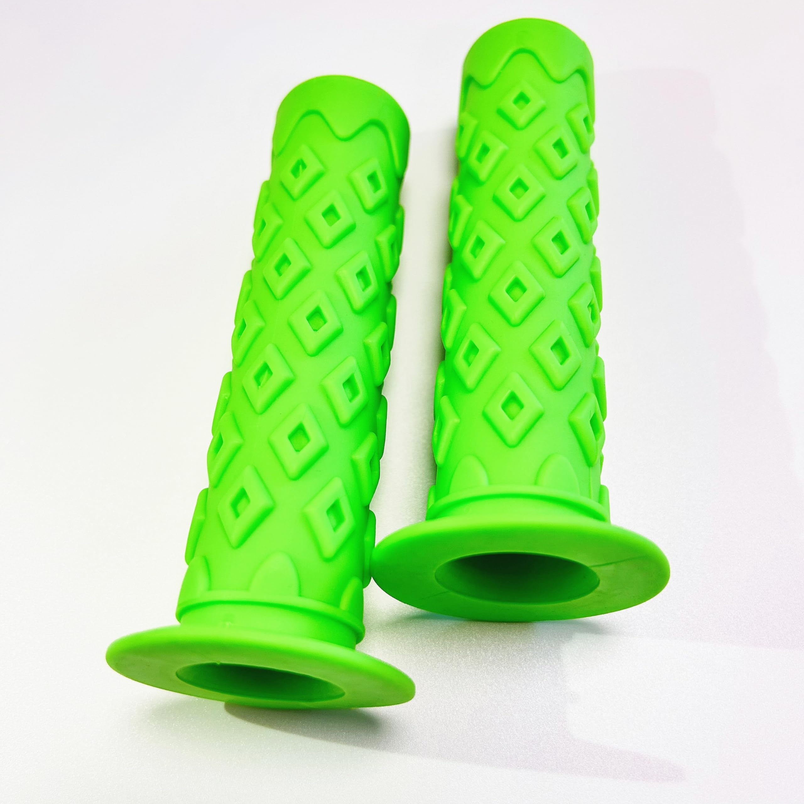 Bike Grips Bicycle Handlebar End Grips Replacement Handle Bar Grips Non-Slip Soft Rubber Protector for Mountain Bike Tricycle Wheel Chair