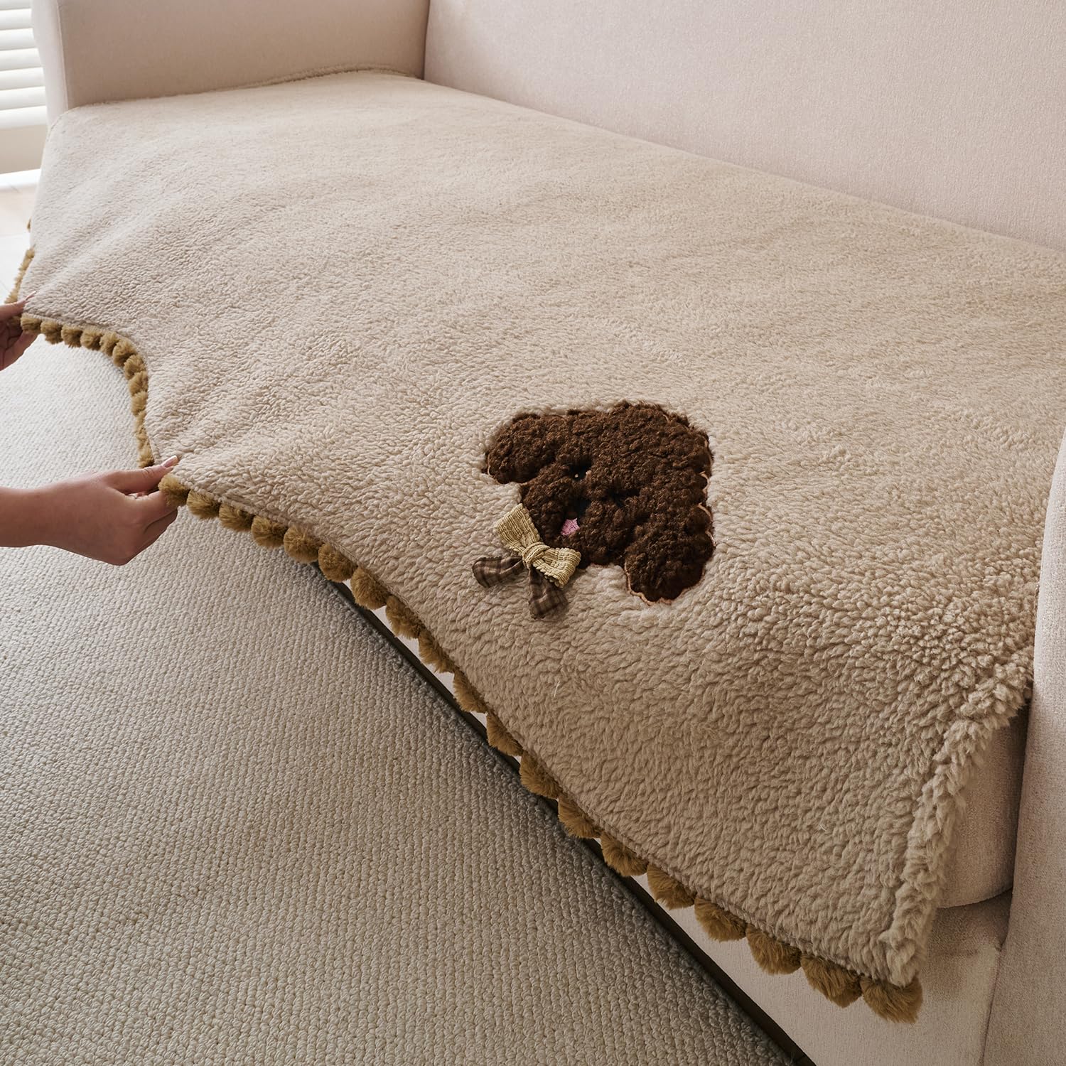 hokipo sofa cover mat with pompom for 1/2/3 seater & l shape sofa | anti-slip diy plush sofa cover set | 'cloudhug comfort series' | 90(w) x 180(l) cm | vanilla latte (ar-6612-bge)