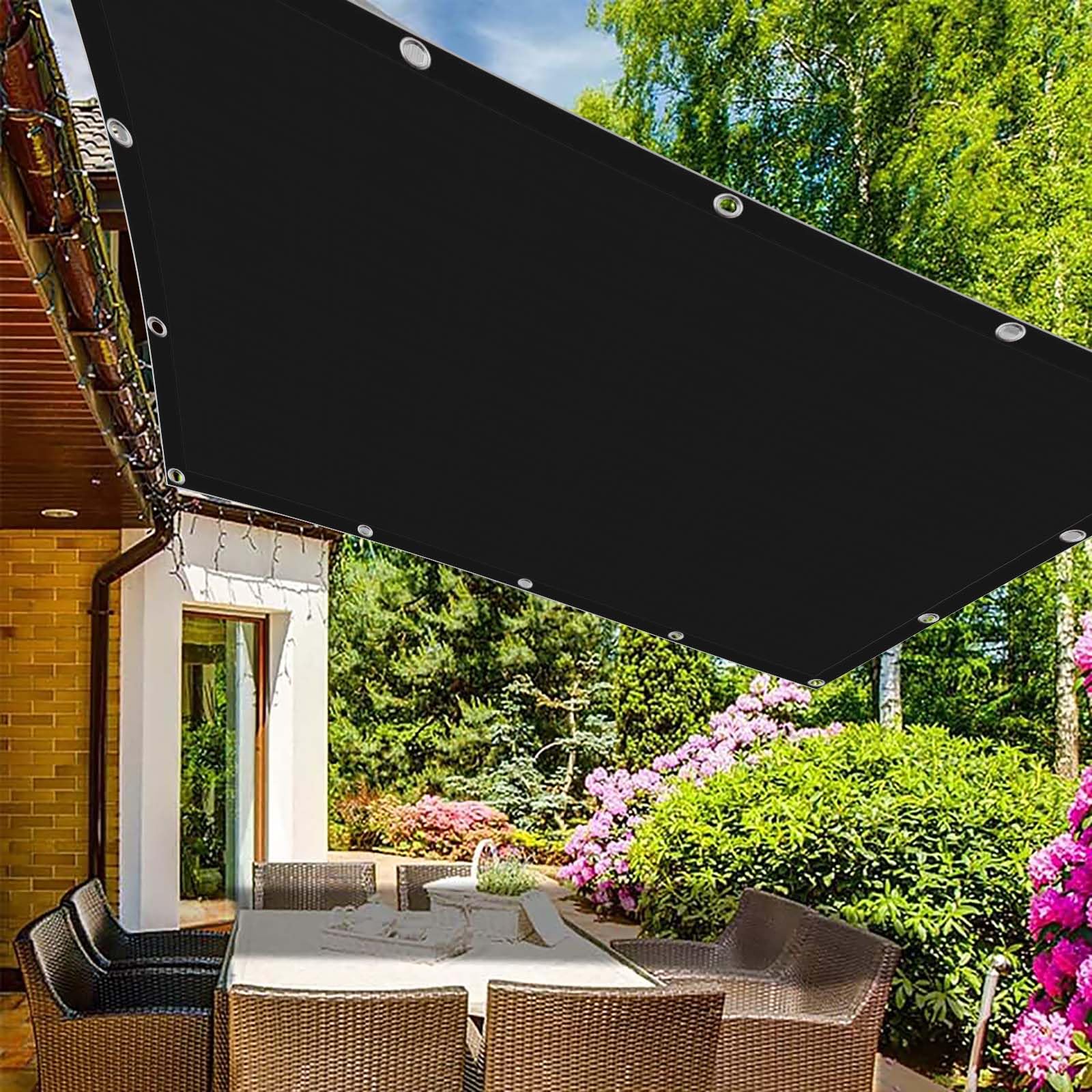 Toile ombrage noire étanche contre la chaleur et la pluie sur la terrasse