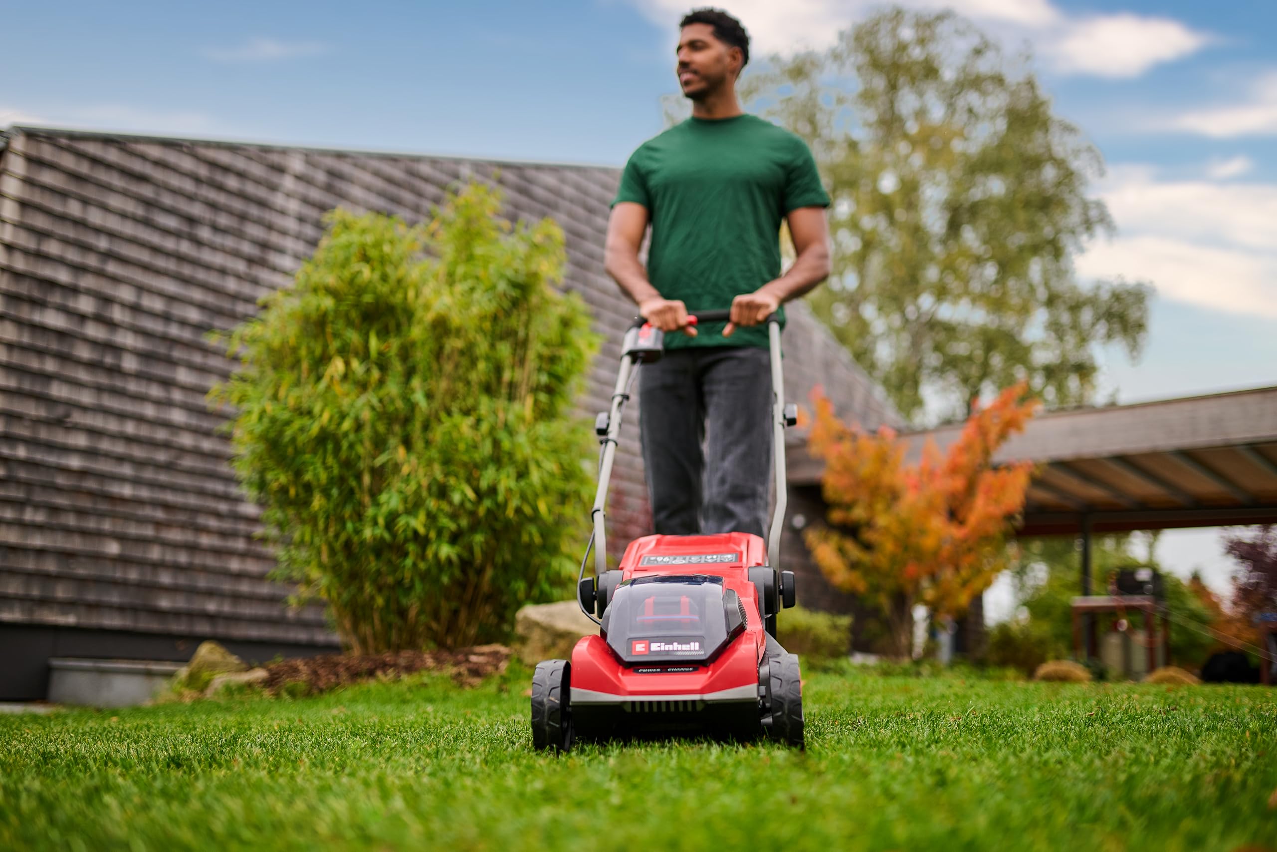 Il tosaerba Einhell Professional GE-CM 18/30-1 Li BL-Solo Power X-Change (18 V, larghezza di taglio 30 cm, fino a 175 m², Brushless, cesto di raccolta 27l, altezza di taglio 30-65 mm, senza batteria)