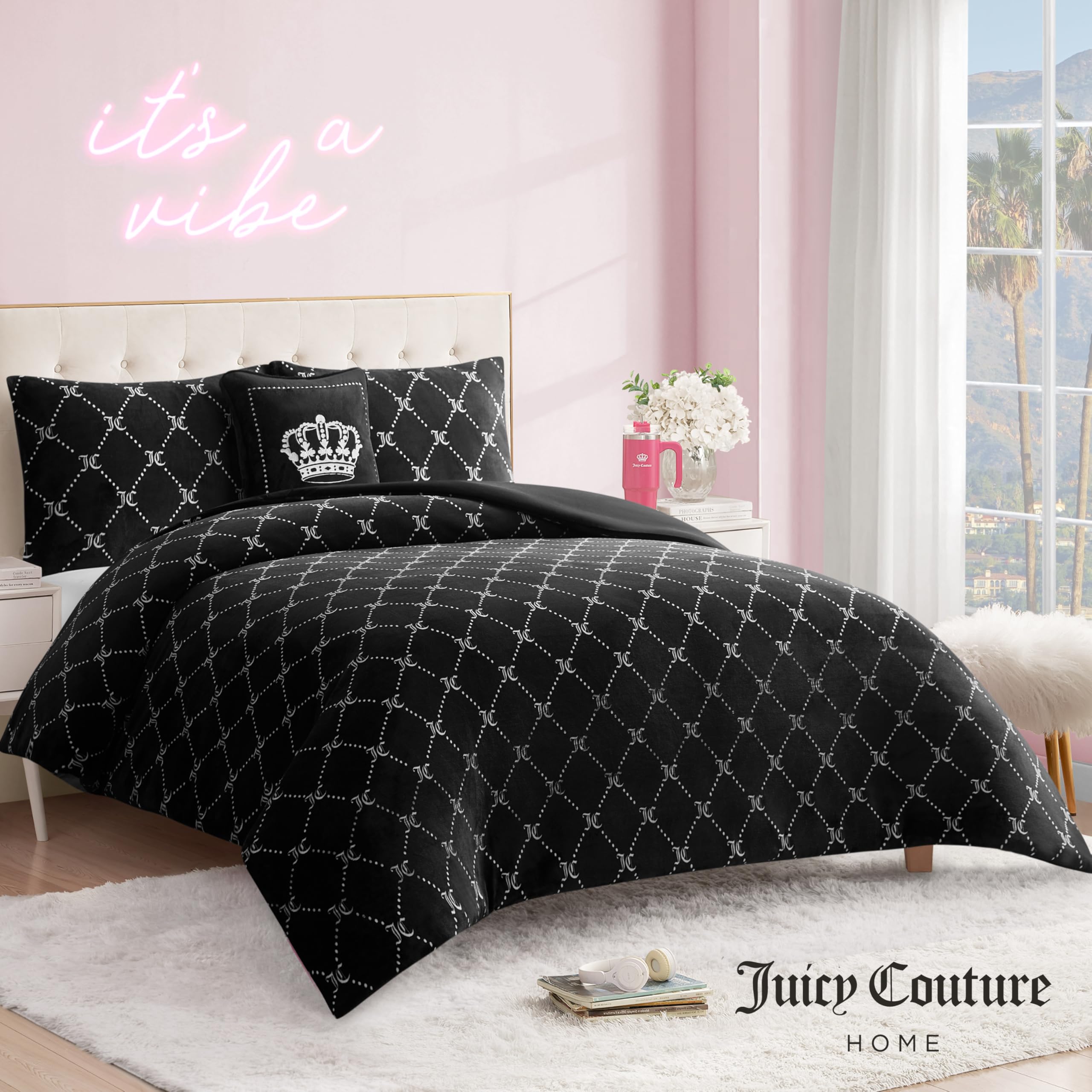 JUICY COUTURE 2点セット Amazon.com: Juicy Couture Plush Reversible Trellis Link 3-Piece