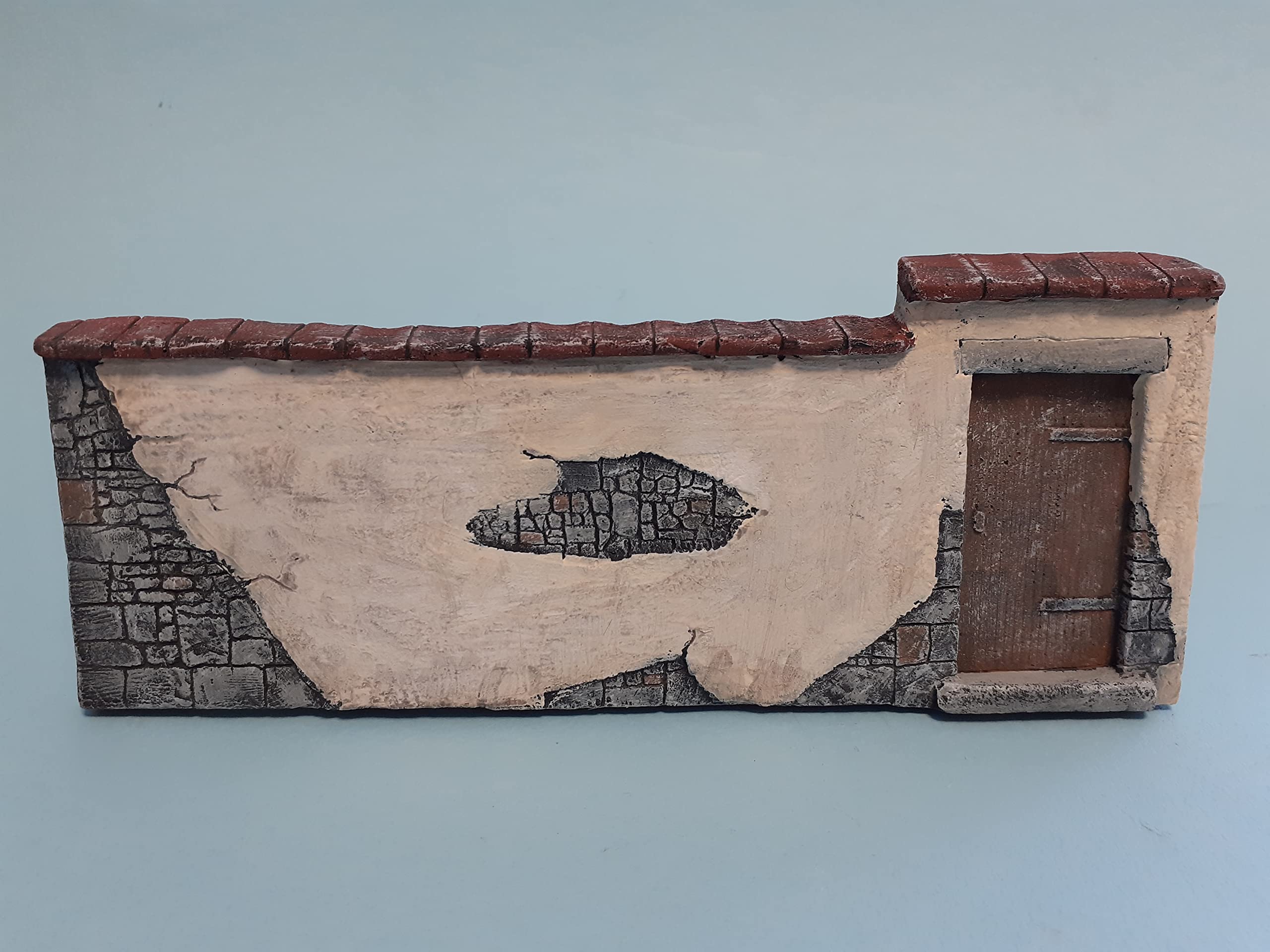 FoG models 1/35 Scale Tile Topped Park Wall with Door. Diorama Accessory