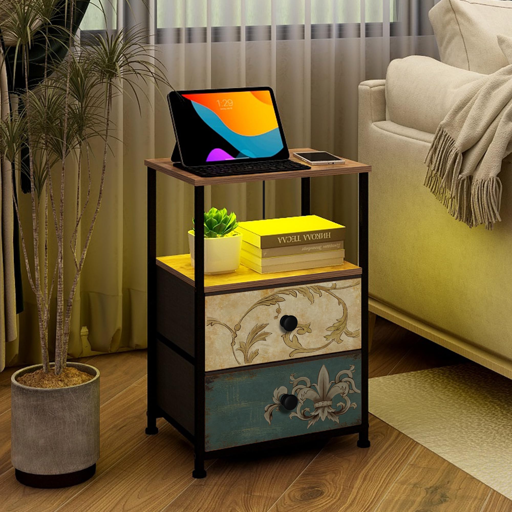 Yoobure Comodino Con Stazione Di Ricarica E Luci LED: 2 Cassetti In Tessuto E Ripiano Aperto, Prese USB E CA, Timer E Sincronia Musicale, Per Camera Da Letto - 3