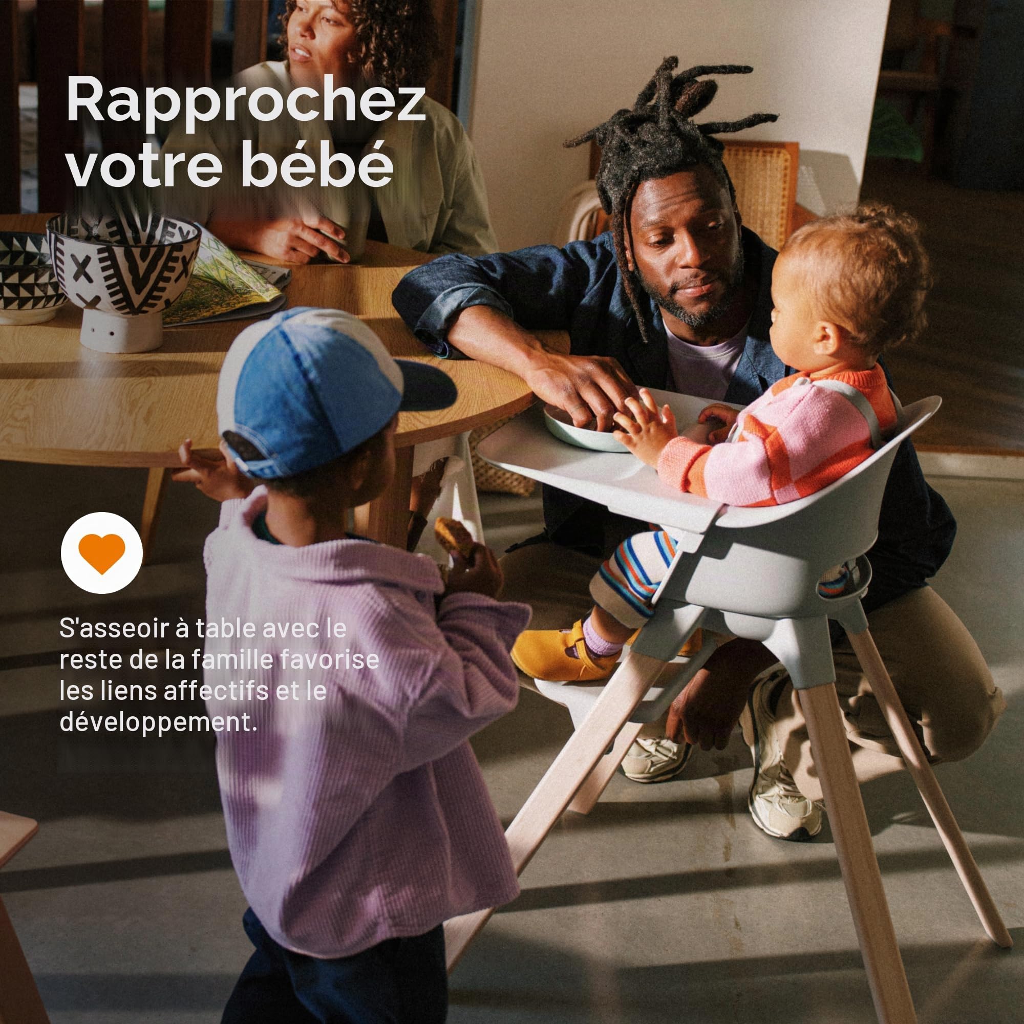 Stokke Clikk Chaise haute portable pour bébé avec plateau, repose-pieds et harnais – Assemblage facile sans outil pour la maison et les voyages, 6 mois à 3 ans, blanc