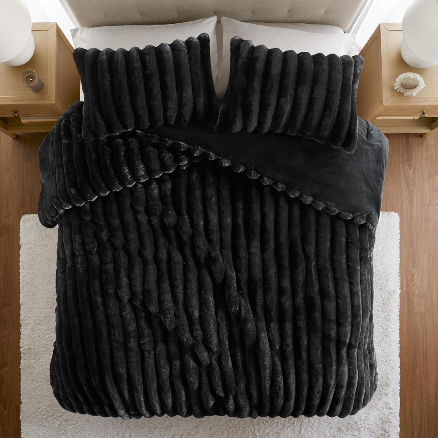 Madison Park Jasmine Queen Comforter Set, Luxurious Reversible Faux Fur Plush Ribbed Velvet Bedding, Fuzzy Thick Warm Winter Comforter, Super Soft Fluffy 3-Piece Set Black