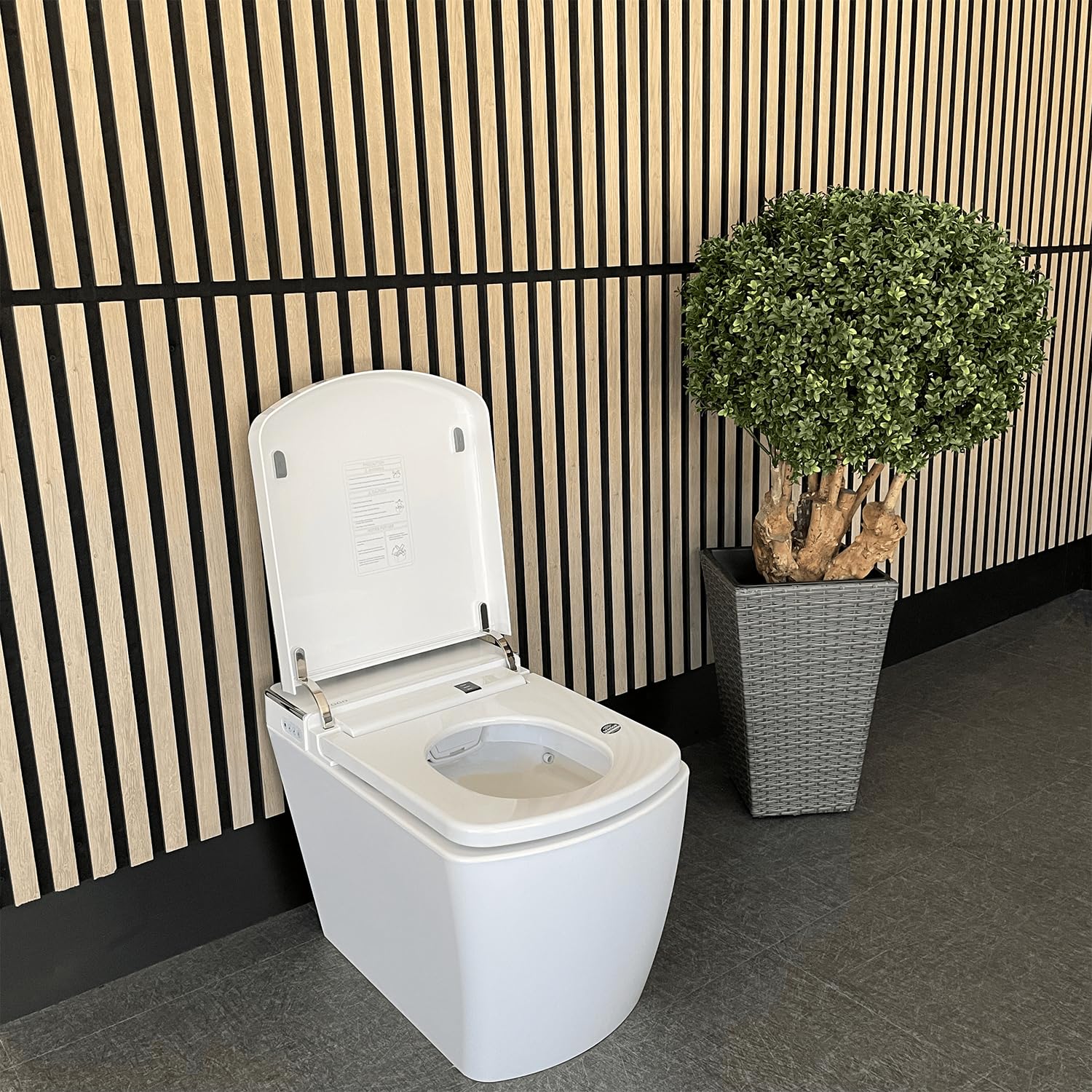 Inodoro Inteligente de Estilo Japonés Tokio | Temperatura asiento ajustable | Chorrito de agua | Mando a distancia | Descarga automática.